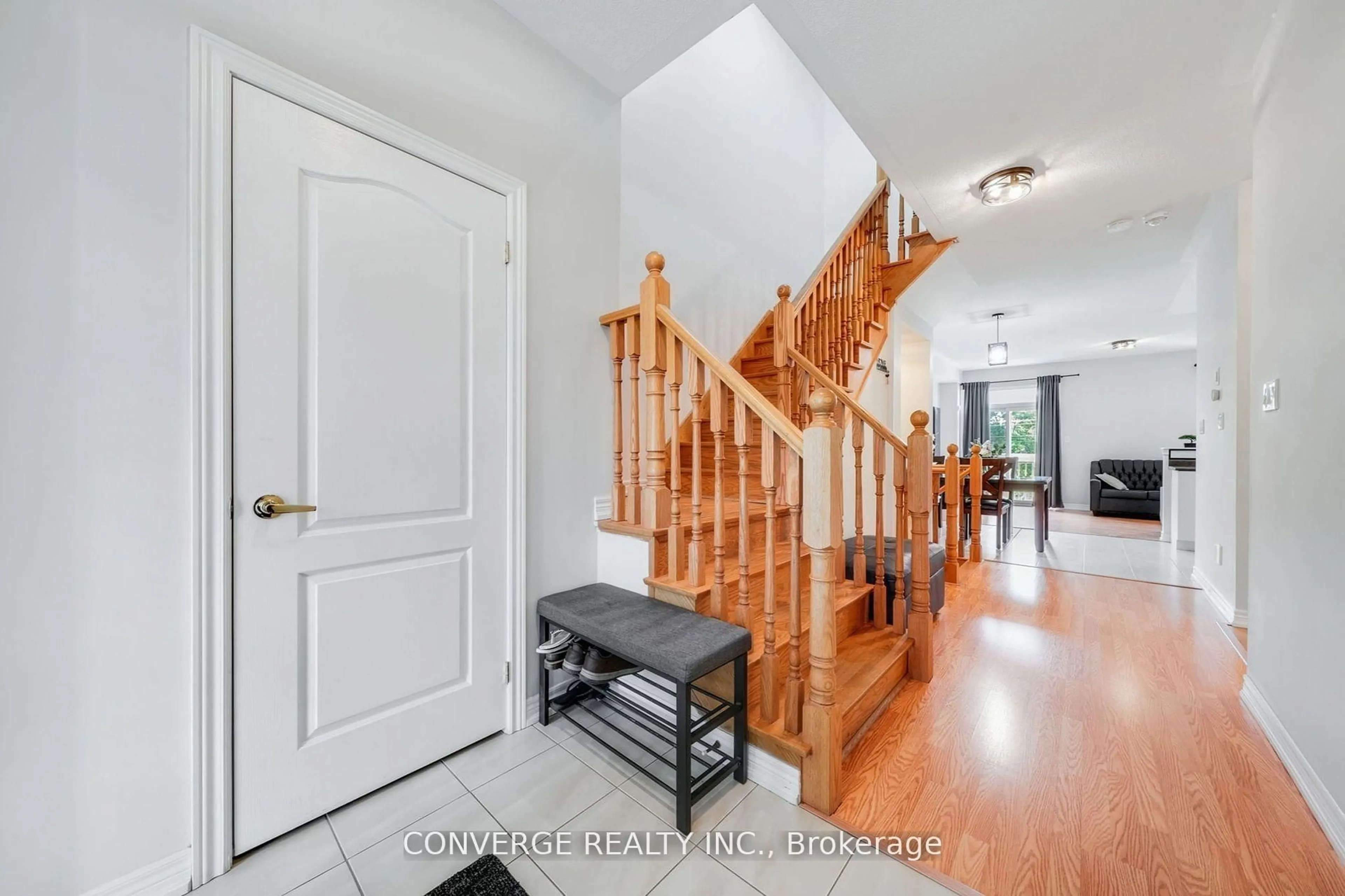 Indoor entryway for 72 Greenwood Dr, Essa Ontario L0M 1B5