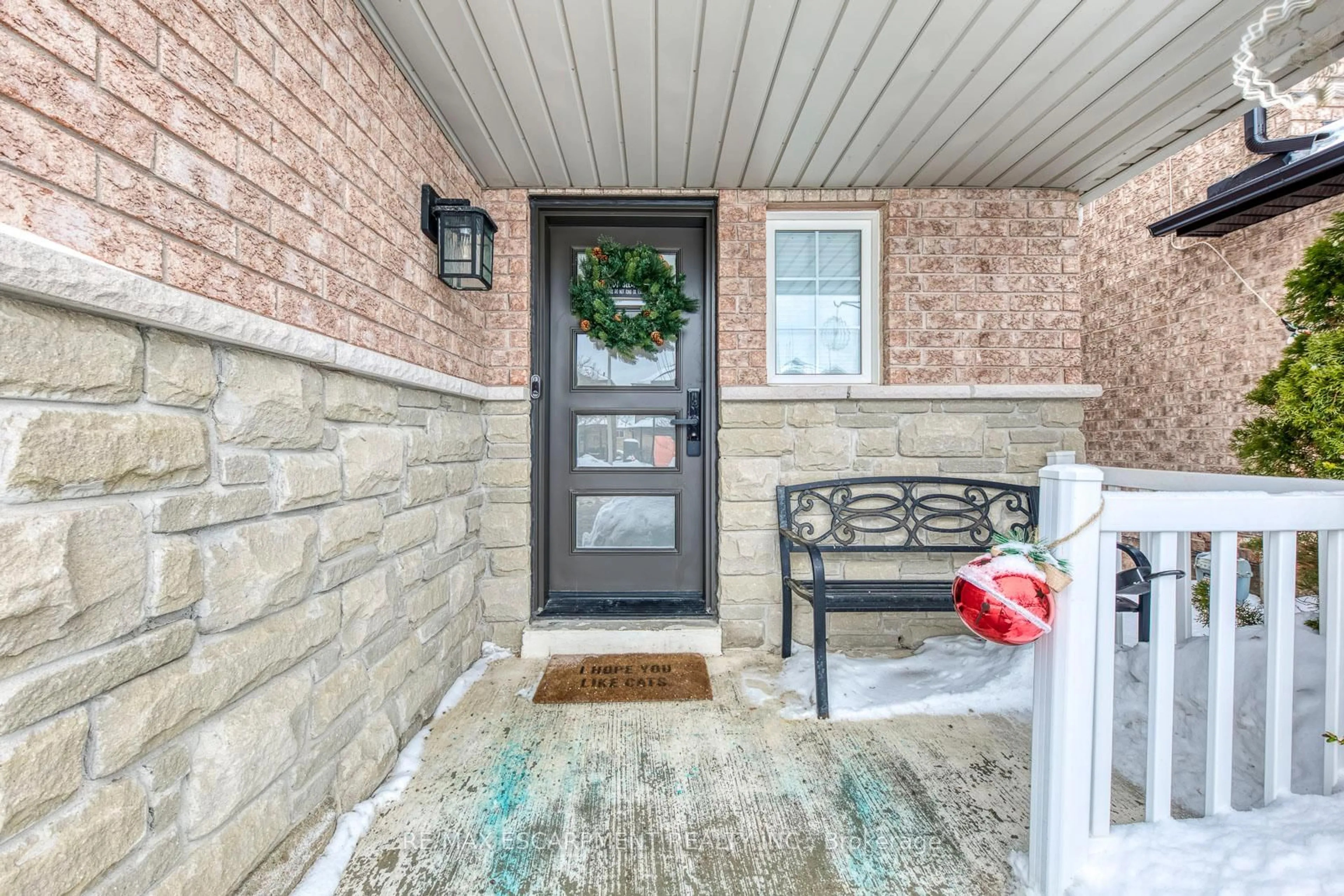 Indoor entryway for 80 Beaverbrook Cres, Vaughan Ontario L6A 3T3