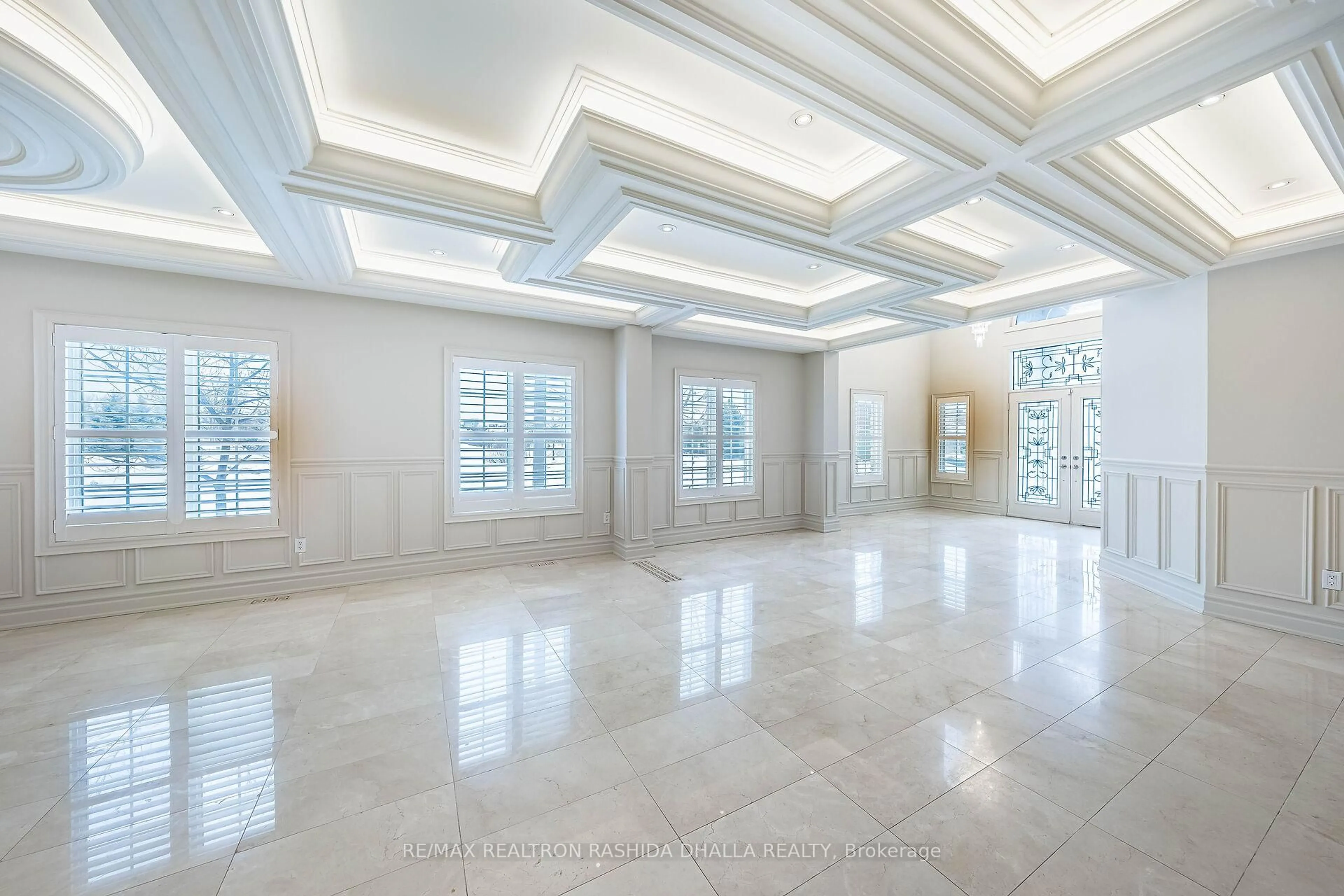 Indoor foyer for 98 Ner Israel Dr, Vaughan Ontario L4J 9L1