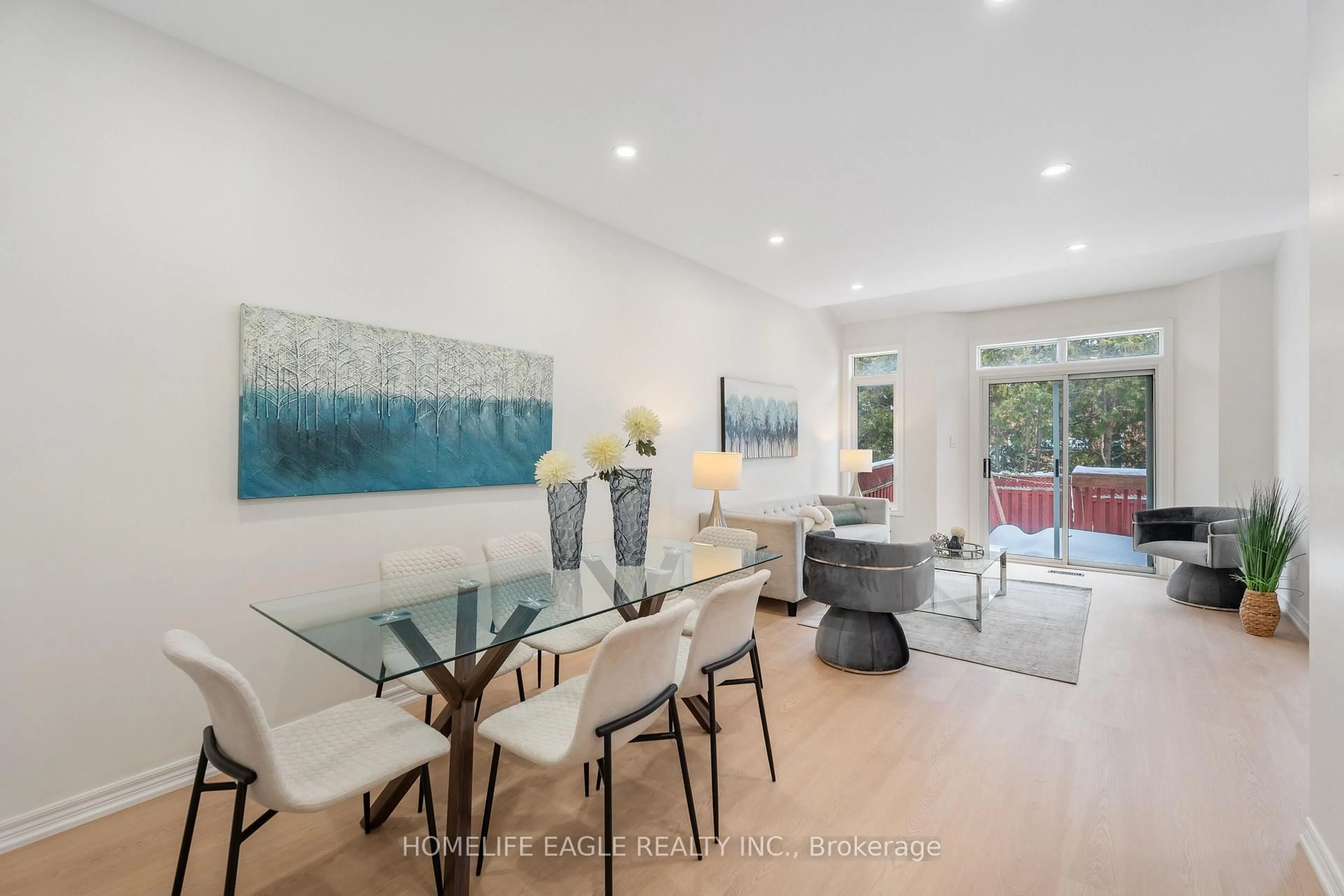 Living room with furniture, unknown for 74 Cameo Dr, Richmond Hill Ontario L4S 2C1