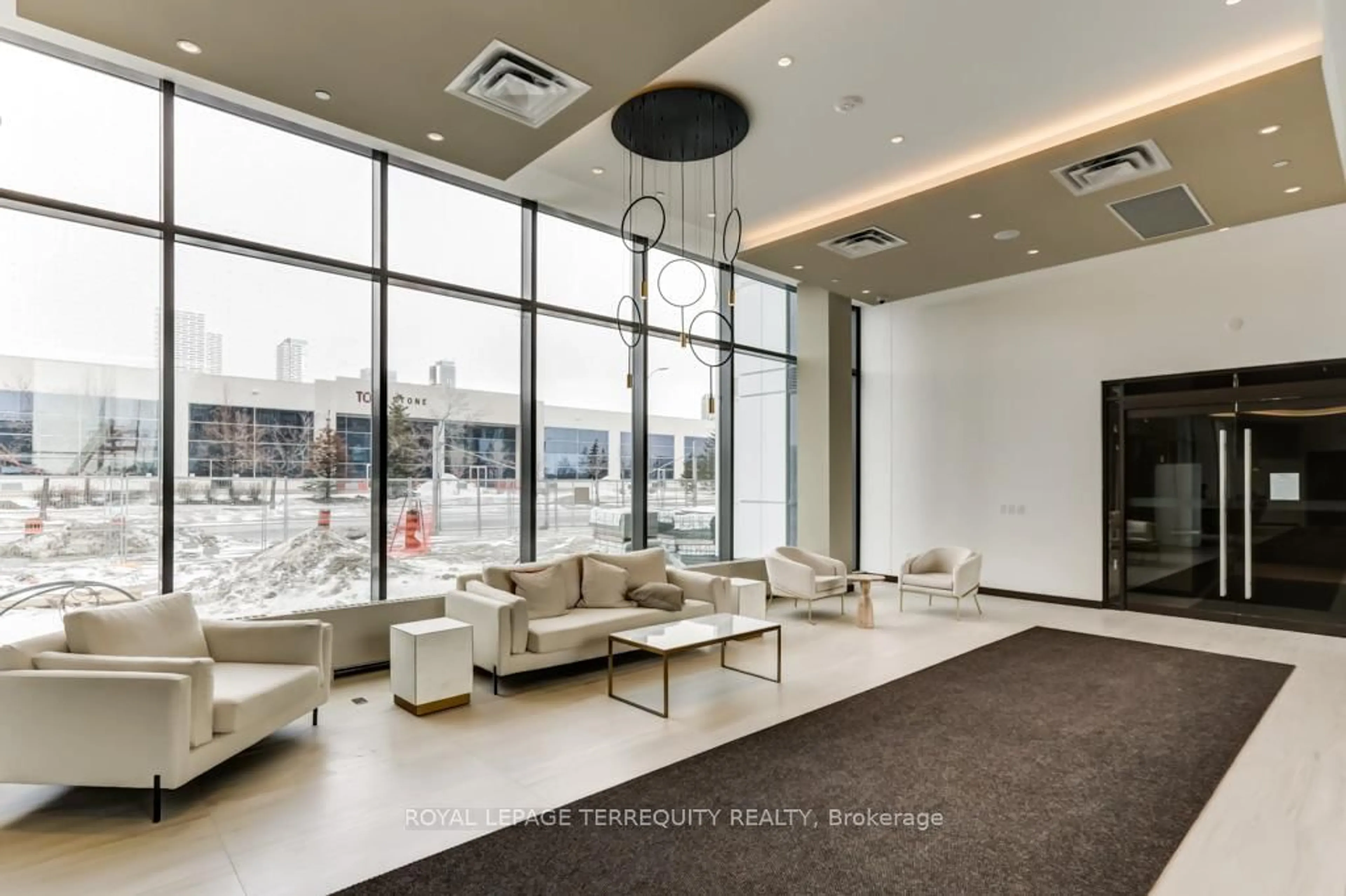 Indoor foyer for 38 Honeycrisp Cres #607, Vaughan Ontario L4K 0M8