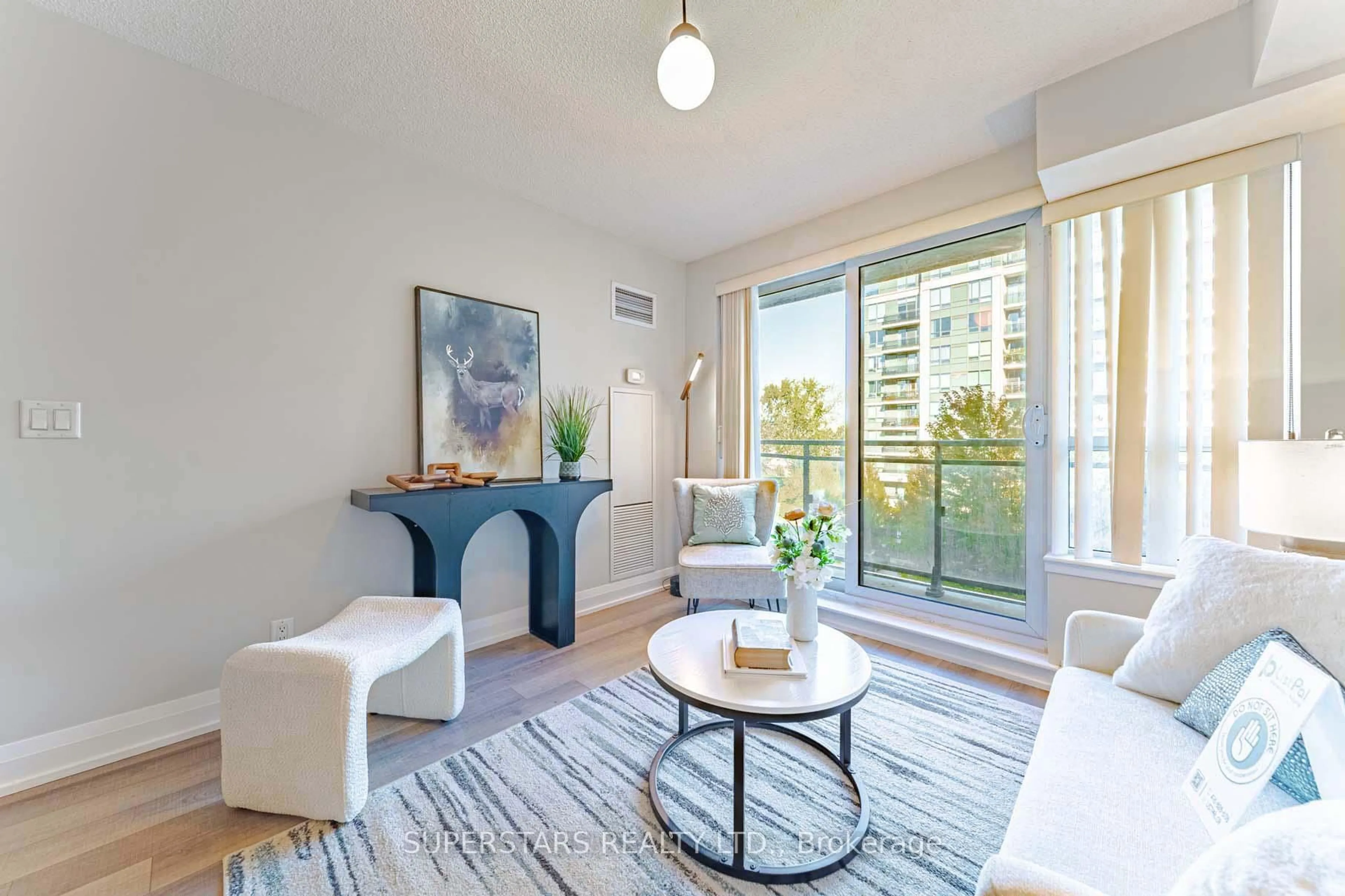 Living room with furniture, unknown for 372 Highway 7 #516, Richmond Hill Ontario L4B 0C6