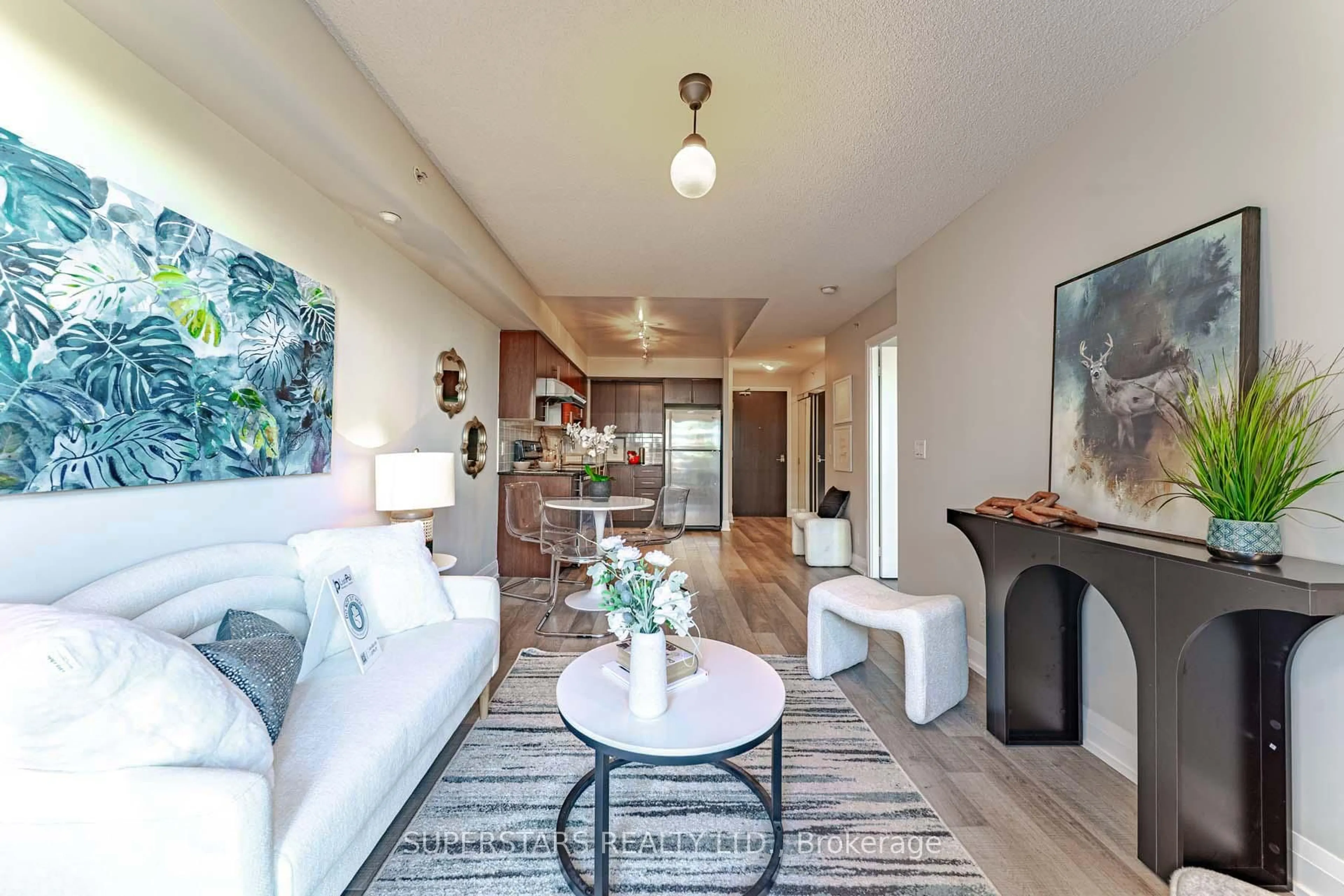 Living room with furniture, unknown for 372 Highway 7 #516, Richmond Hill Ontario L4B 0C6