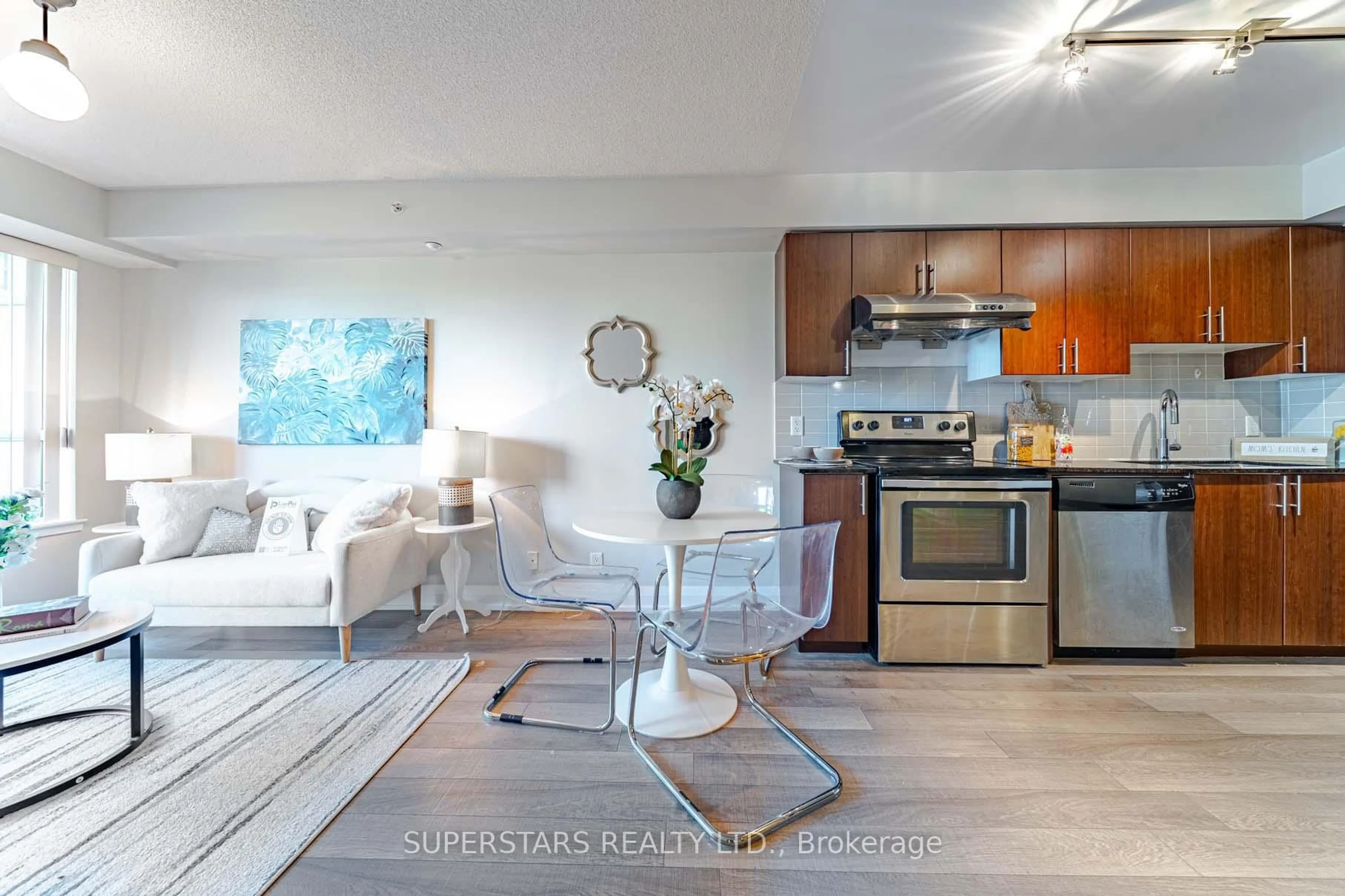 Open concept kitchen, unknown for 372 Highway 7 #516, Richmond Hill Ontario L4B 0C6