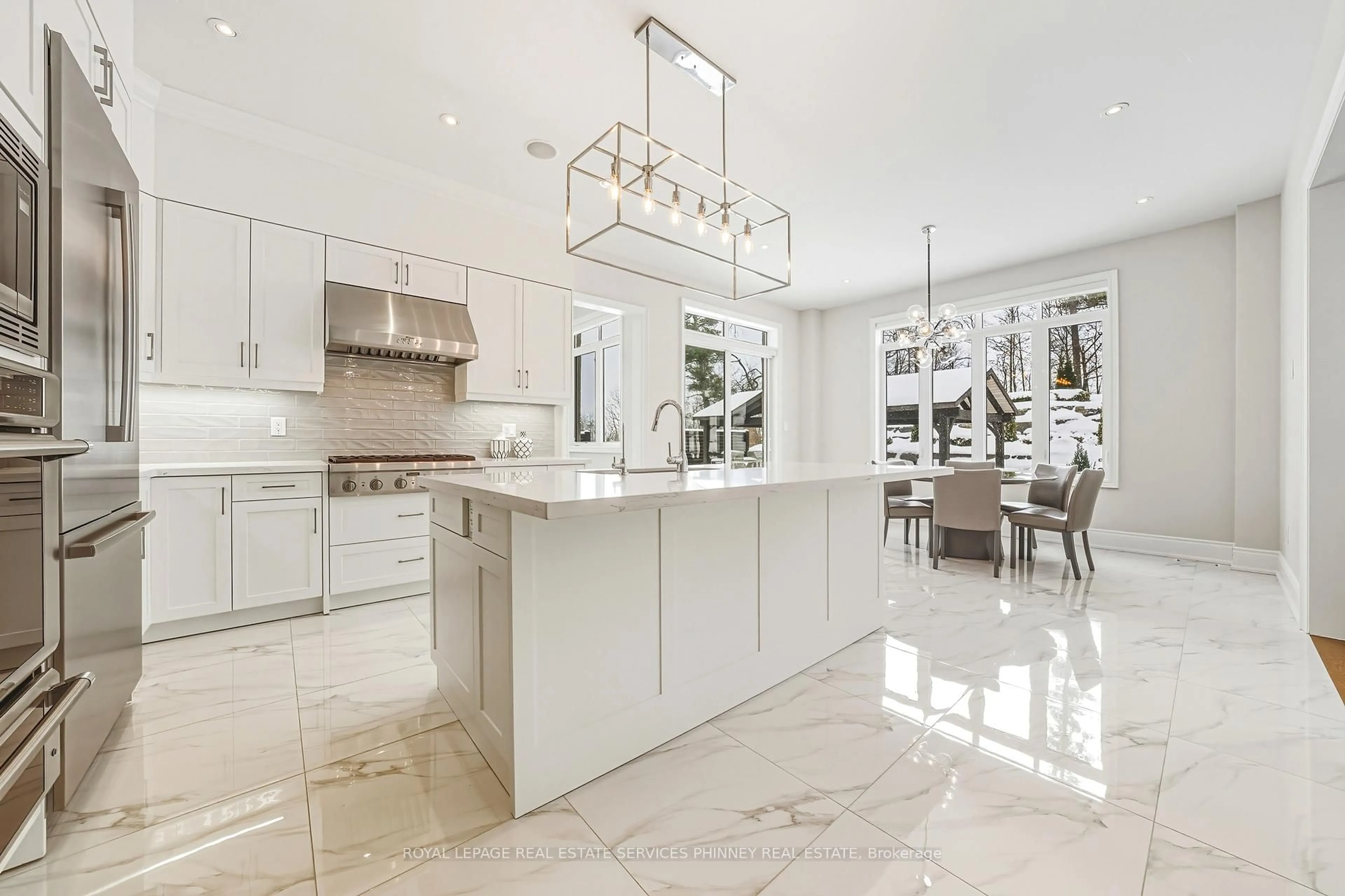 Open concept kitchen, ceramic/tile floor for 197 Nottingham Forest Rd, Bradford West Gwillimbury Ontario L3Z 0H2