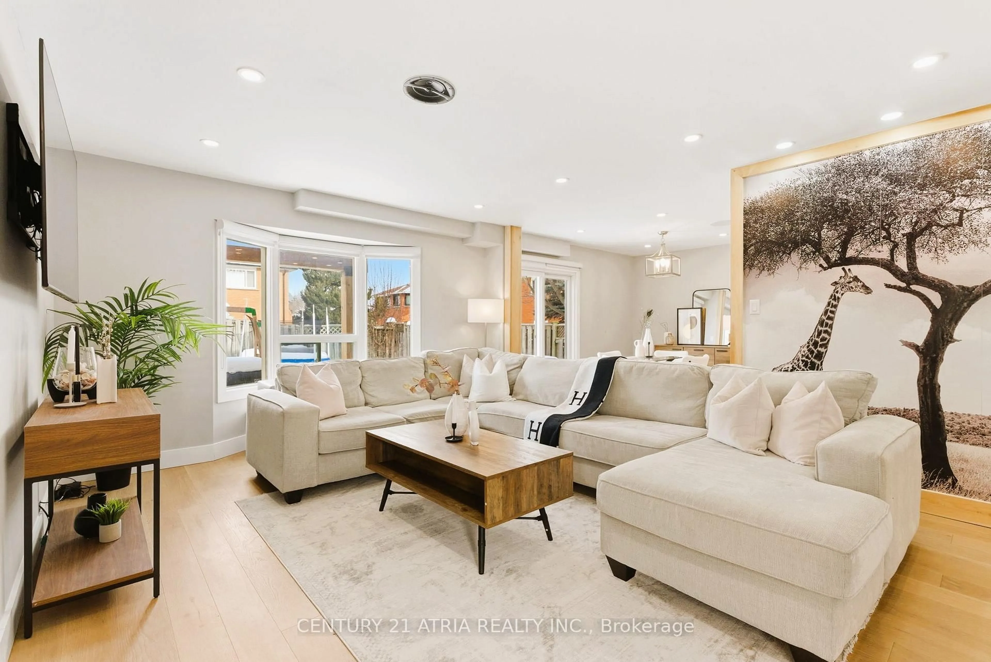 Living room with furniture, unknown for 7 Michener Cres, Markham Ontario L3P 6H4