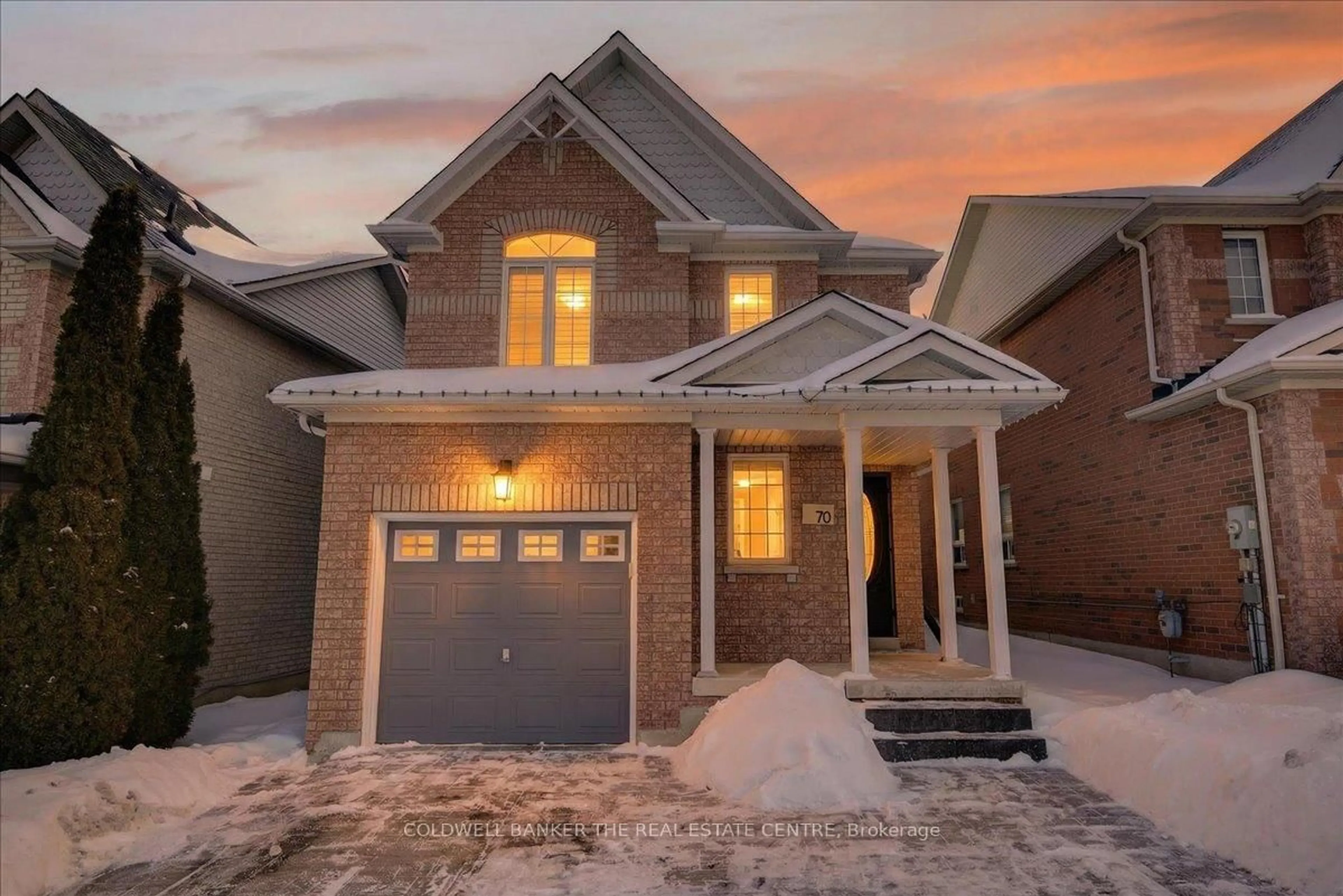 Home with brick exterior material, street for 70 Margaret Graham Cres, East Gwillimbury Ontario L0G 1M0