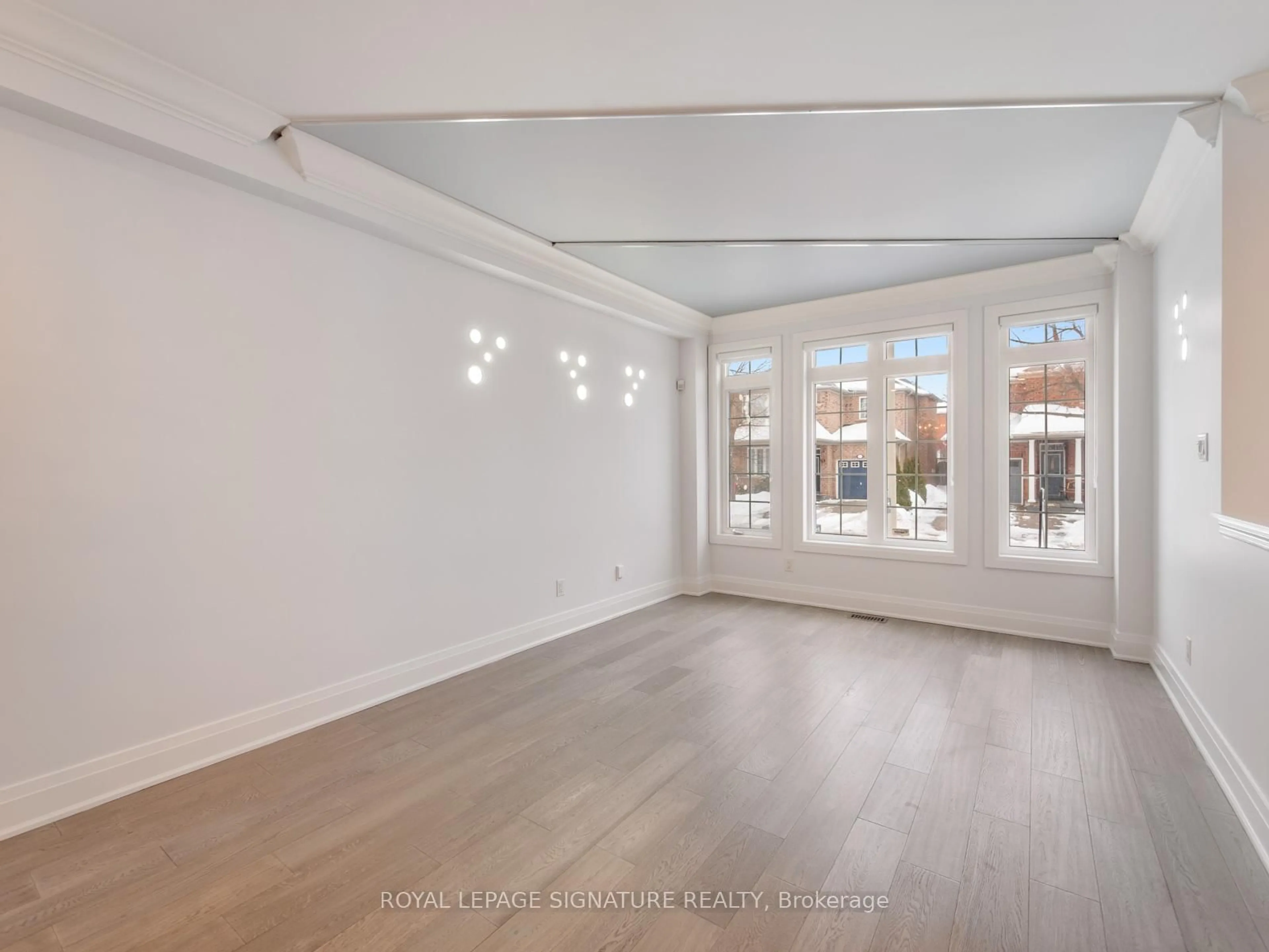 A pic of a room for 47 Amparo Dr, Vaughan Ontario L4H 2L7