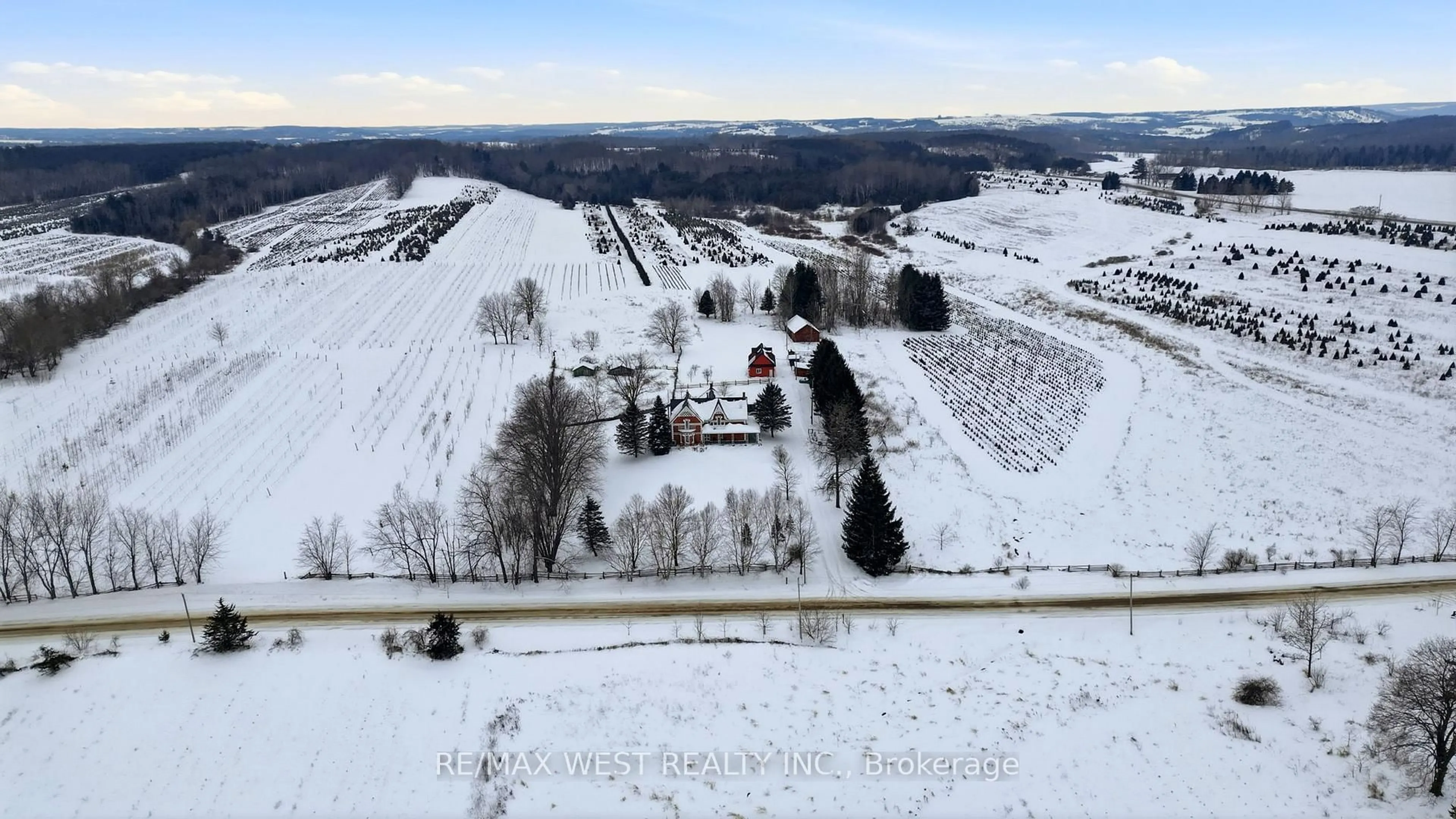 A pic from outside/outdoor area/front of a property/back of a property/a pic from drone, mountain view for 5994 Concession Rd 2, Adjala-Tosorontio Ontario L0M 1J0