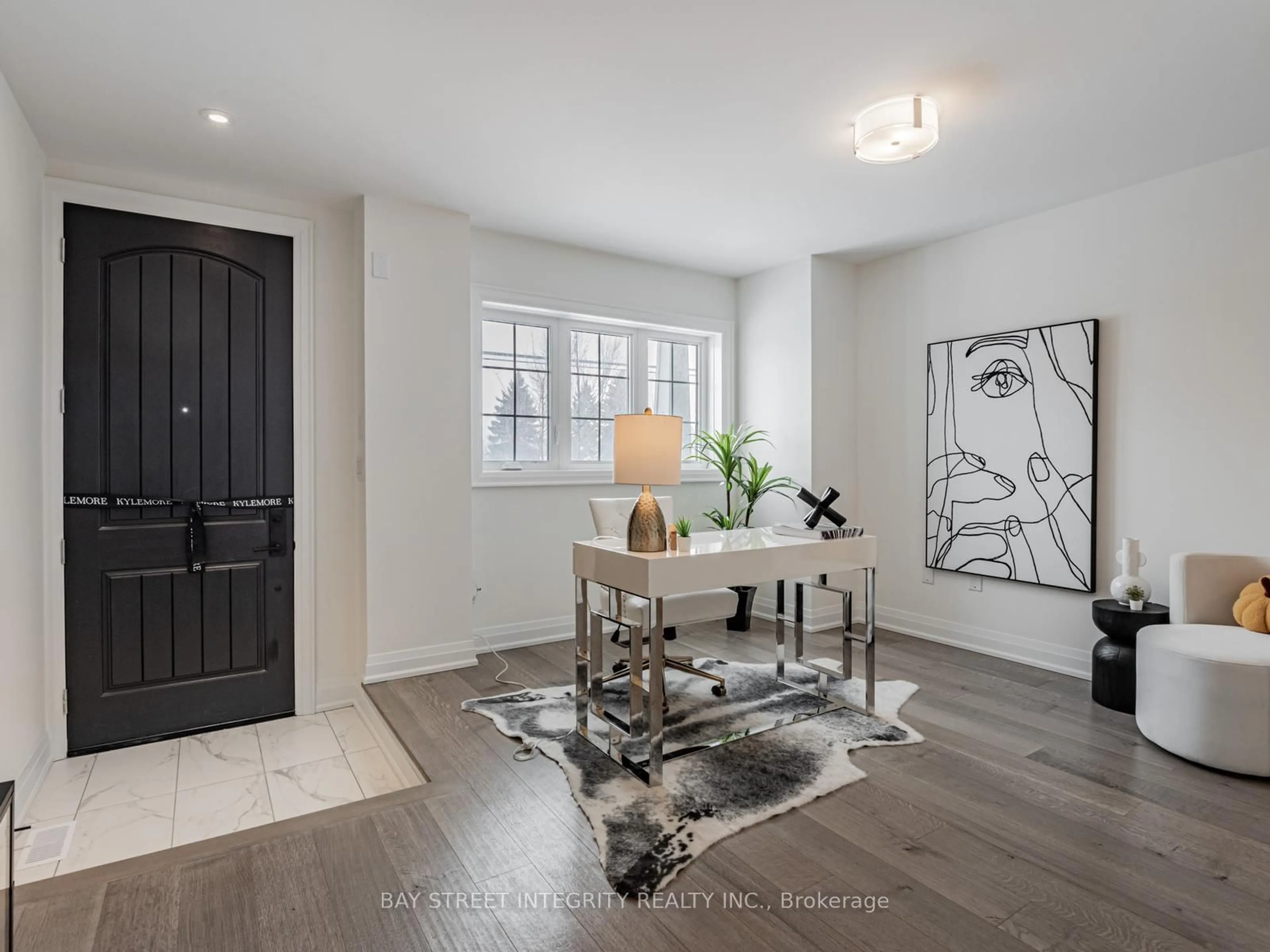 Indoor entryway for 4275 Major Mackenzie Dr, Markham Ontario L6C 3L5