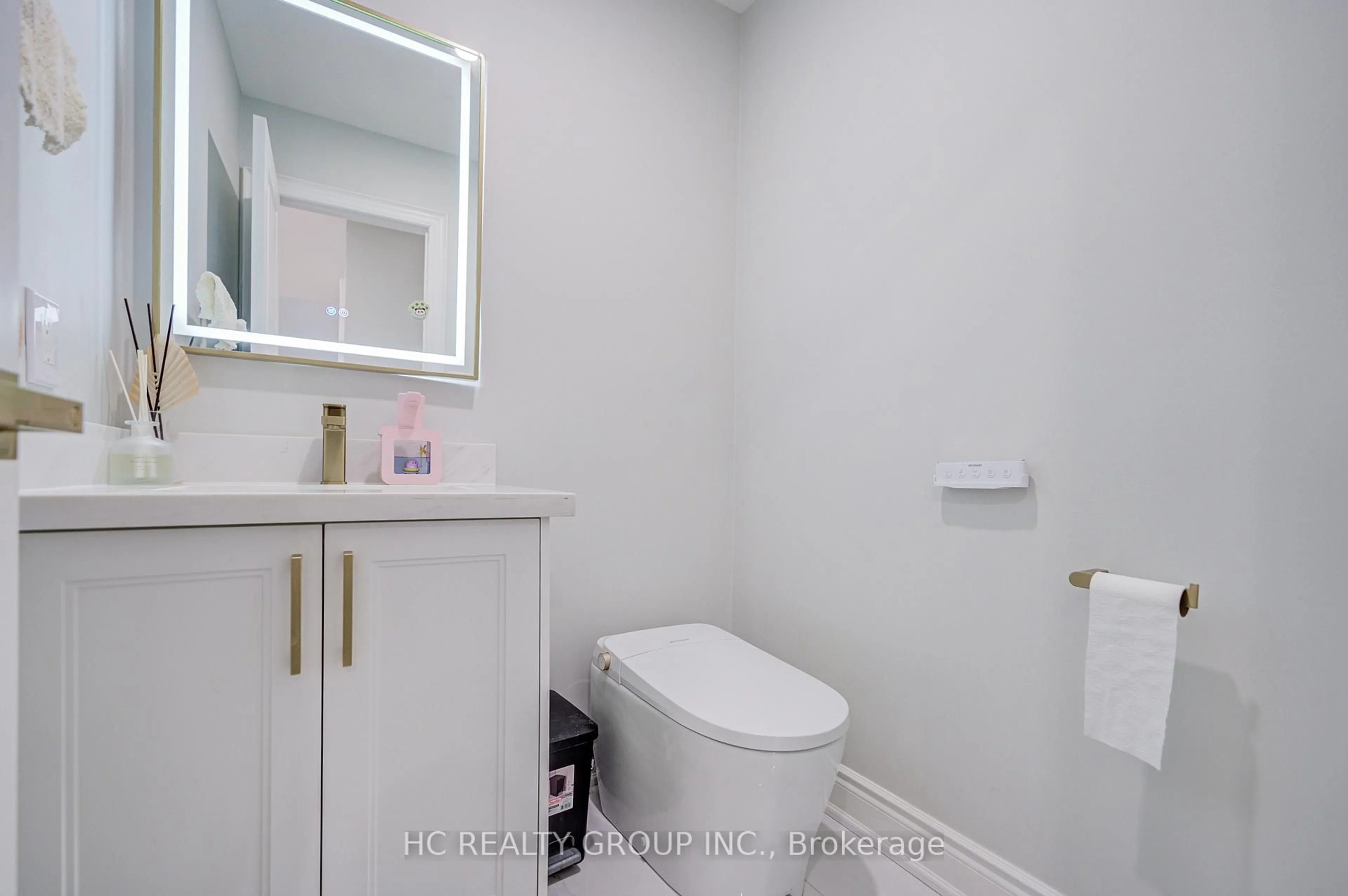 Standard bathroom, unknown for 27 Corby Rd, Markham Ontario L3R 8M8