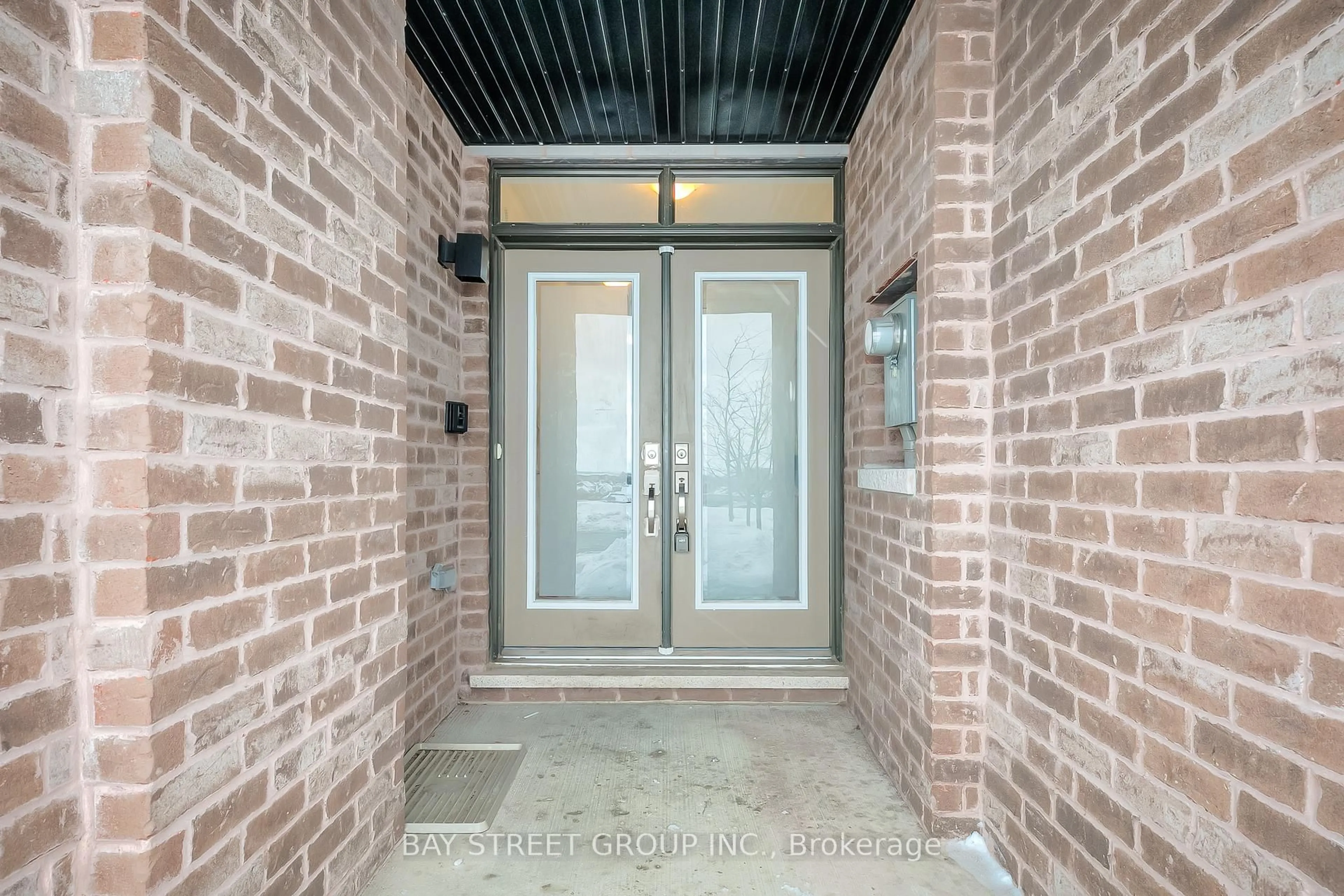 Indoor entryway for 70 Salterton Circ, Vaughan Ontario L6A 4Z2