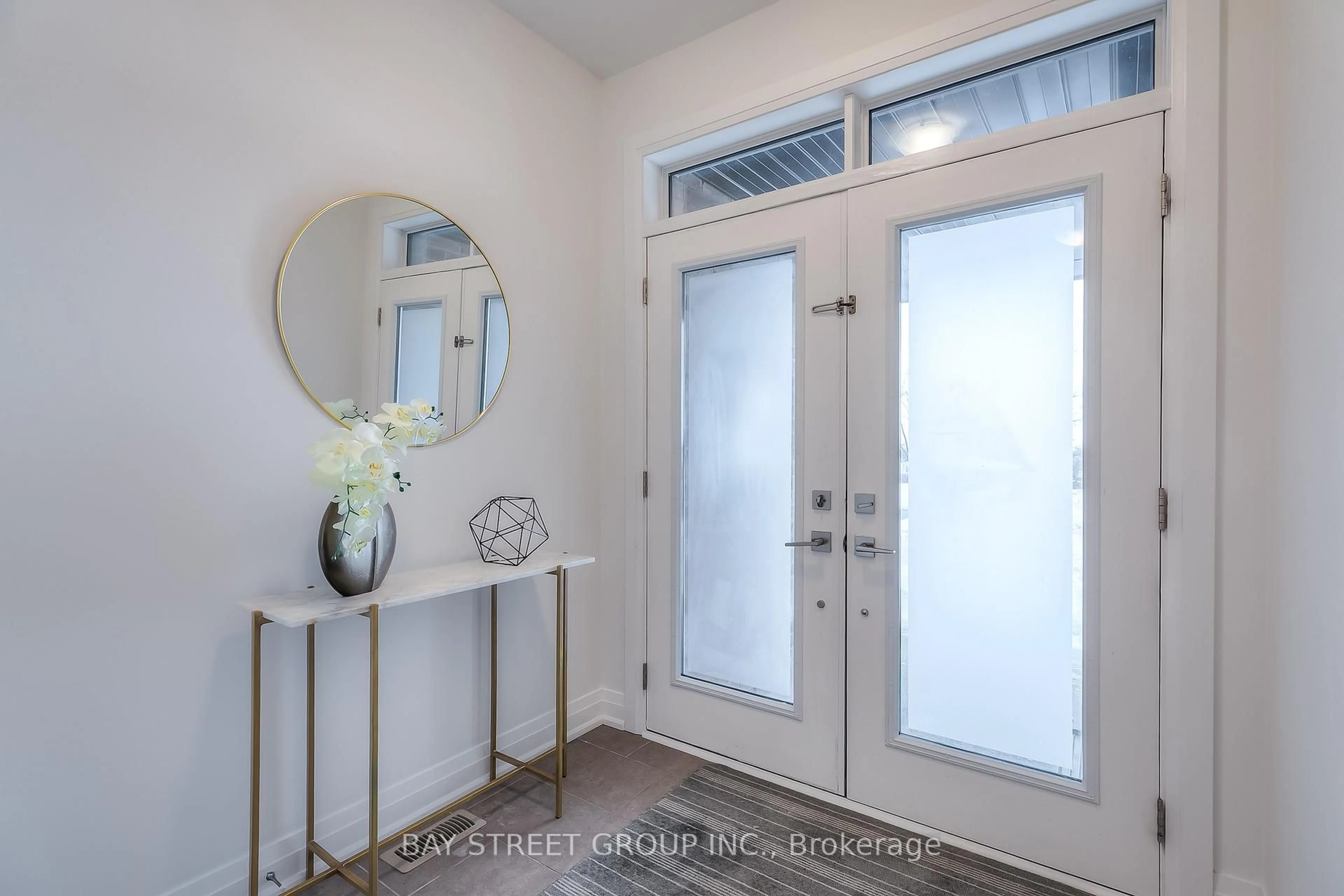 Indoor entryway for 70 Salterton Circ, Vaughan Ontario L6A 4Z2