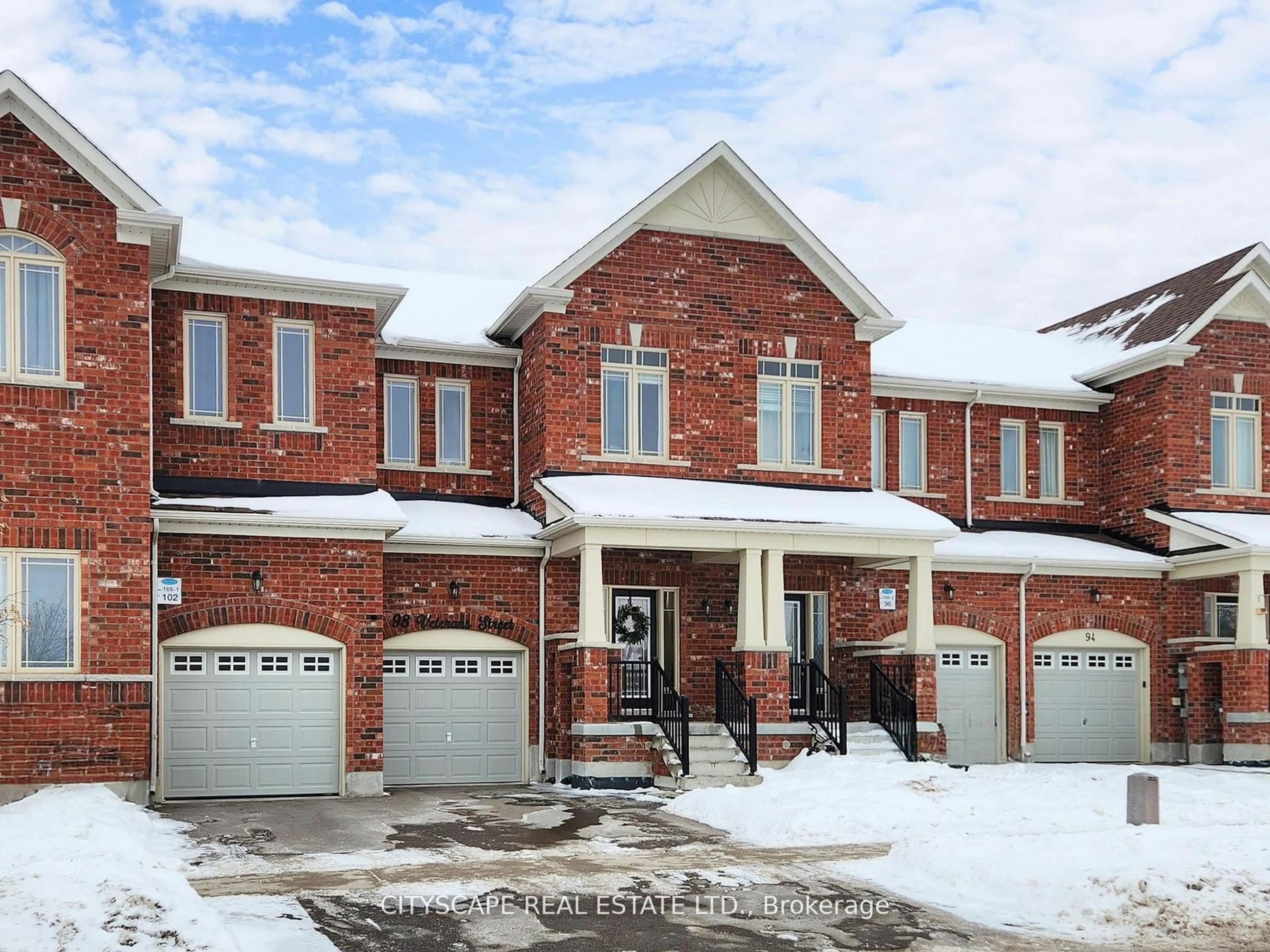 Home with brick exterior material, street for 98 Veterans St, Bradford West Gwillimbury Ontario L3Z 4H7