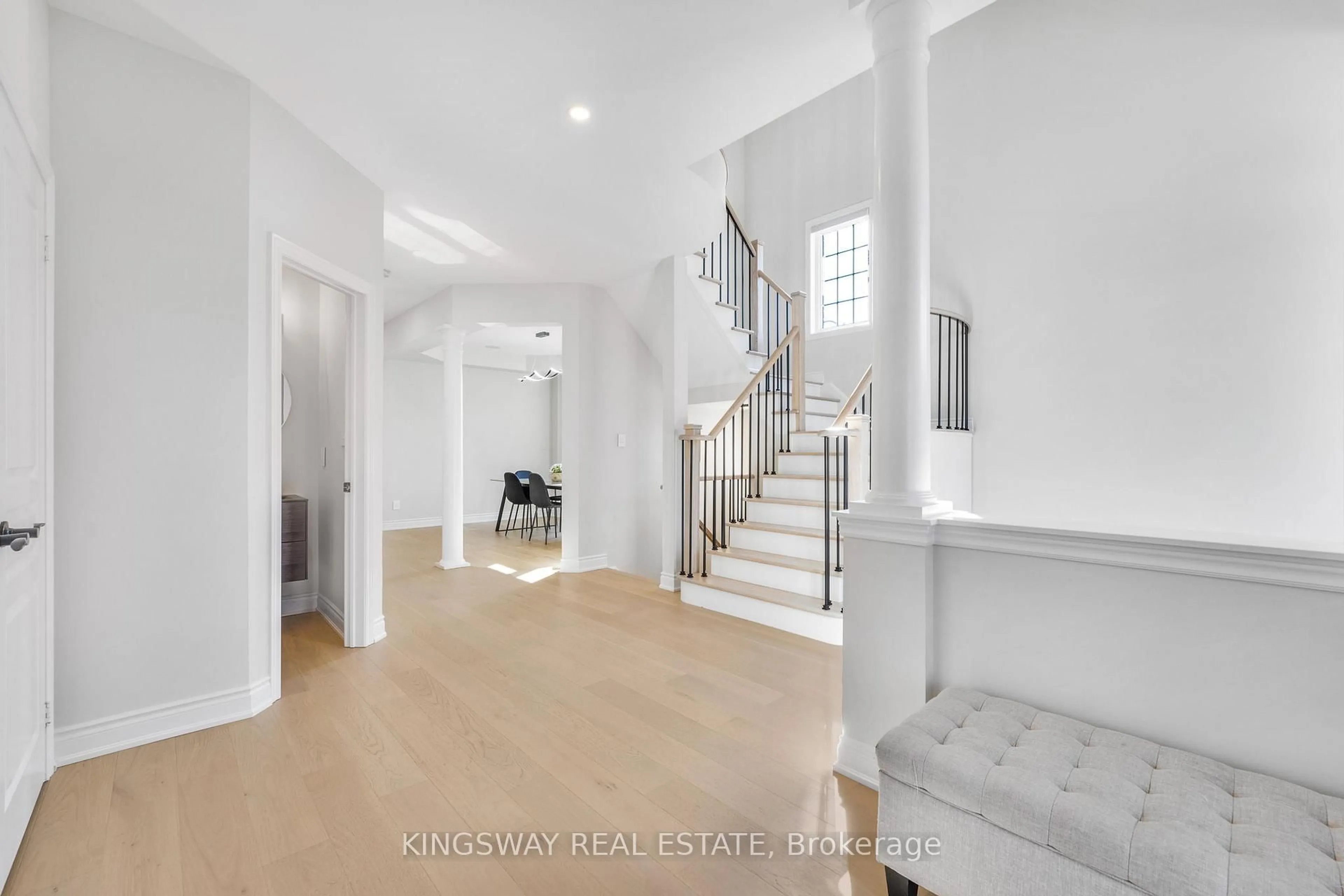 Indoor entryway for 61 Milligan St, Bradford West Gwillimbury Ontario L3Z 0A4