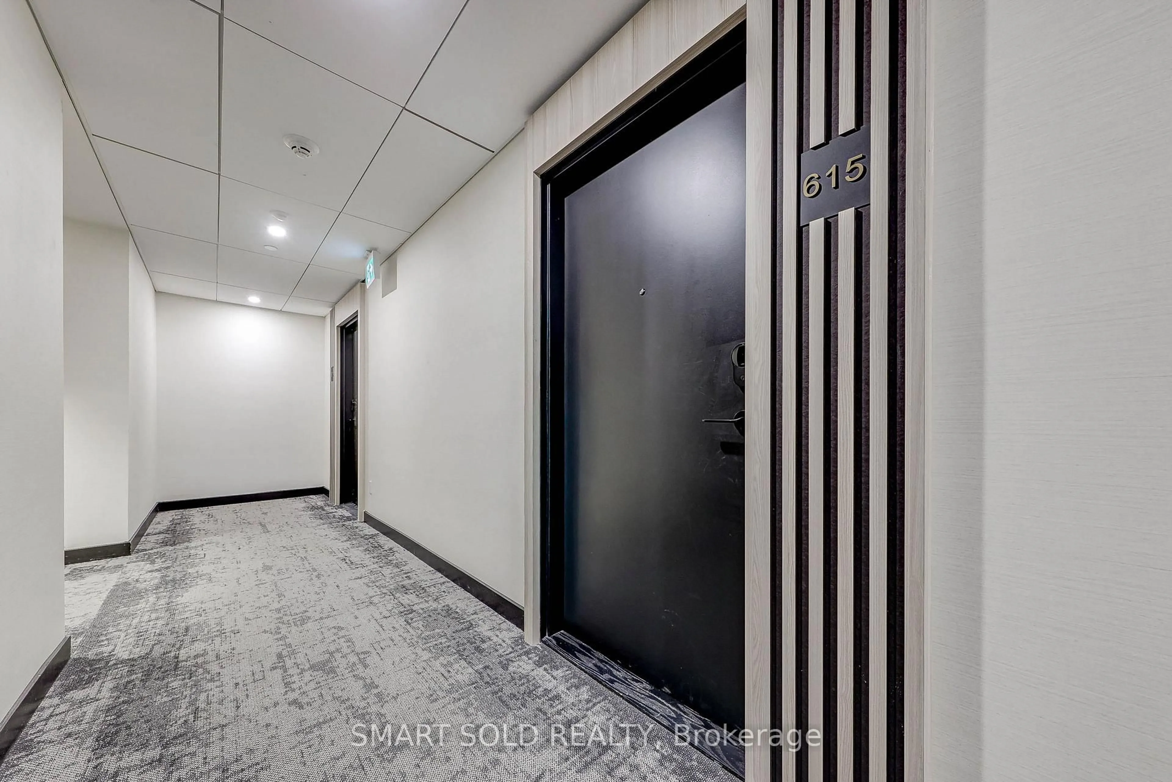 Indoor foyer for 38 Andre De Grasse St #D615, Markham Ontario L6G 0G4