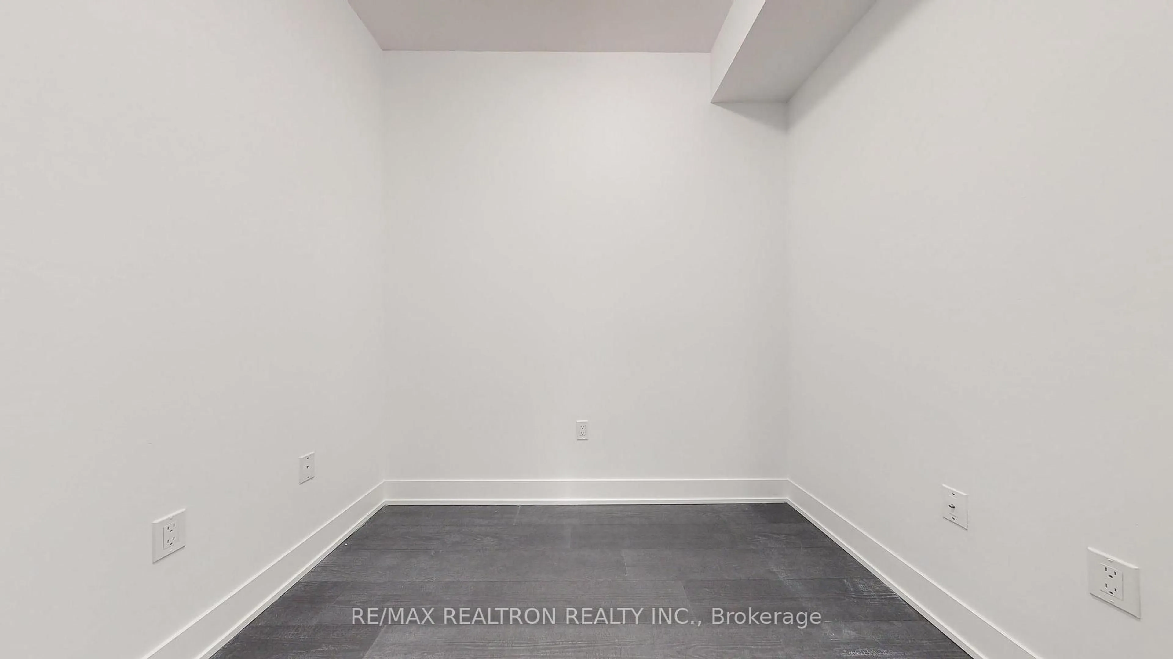 A pic of a room for 2916 Highway 7 Rd #904, Vaughan Ontario L4K 0K6