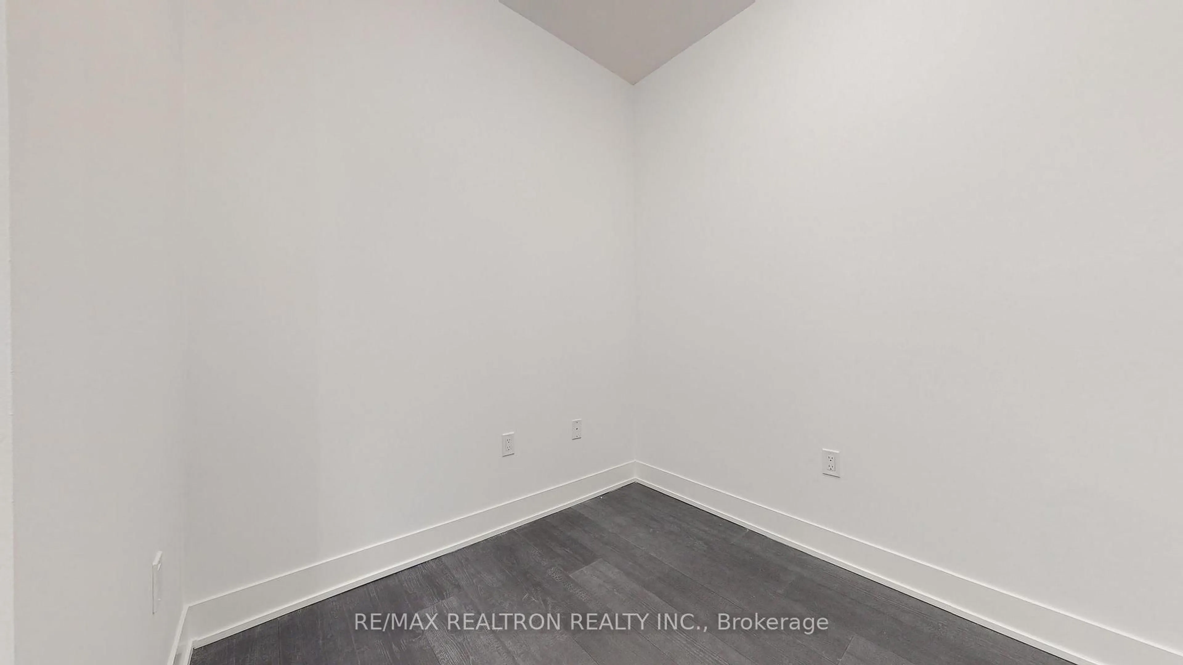 A pic of a room for 2916 Highway 7 Rd #904, Vaughan Ontario L4K 0K6