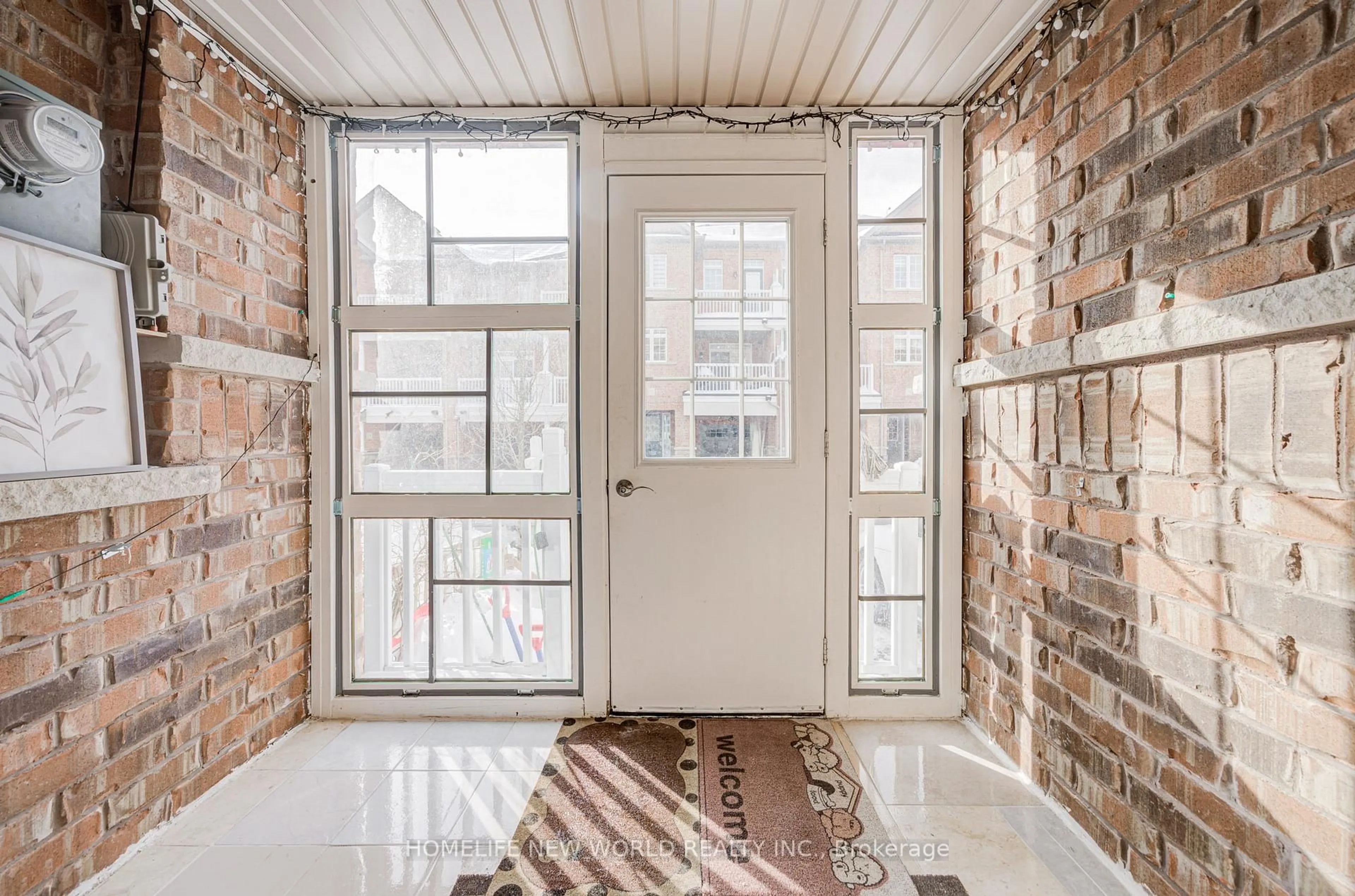 Indoor entryway for 25 SPIV GROVE Way, Markham Ontario L6E 0T6