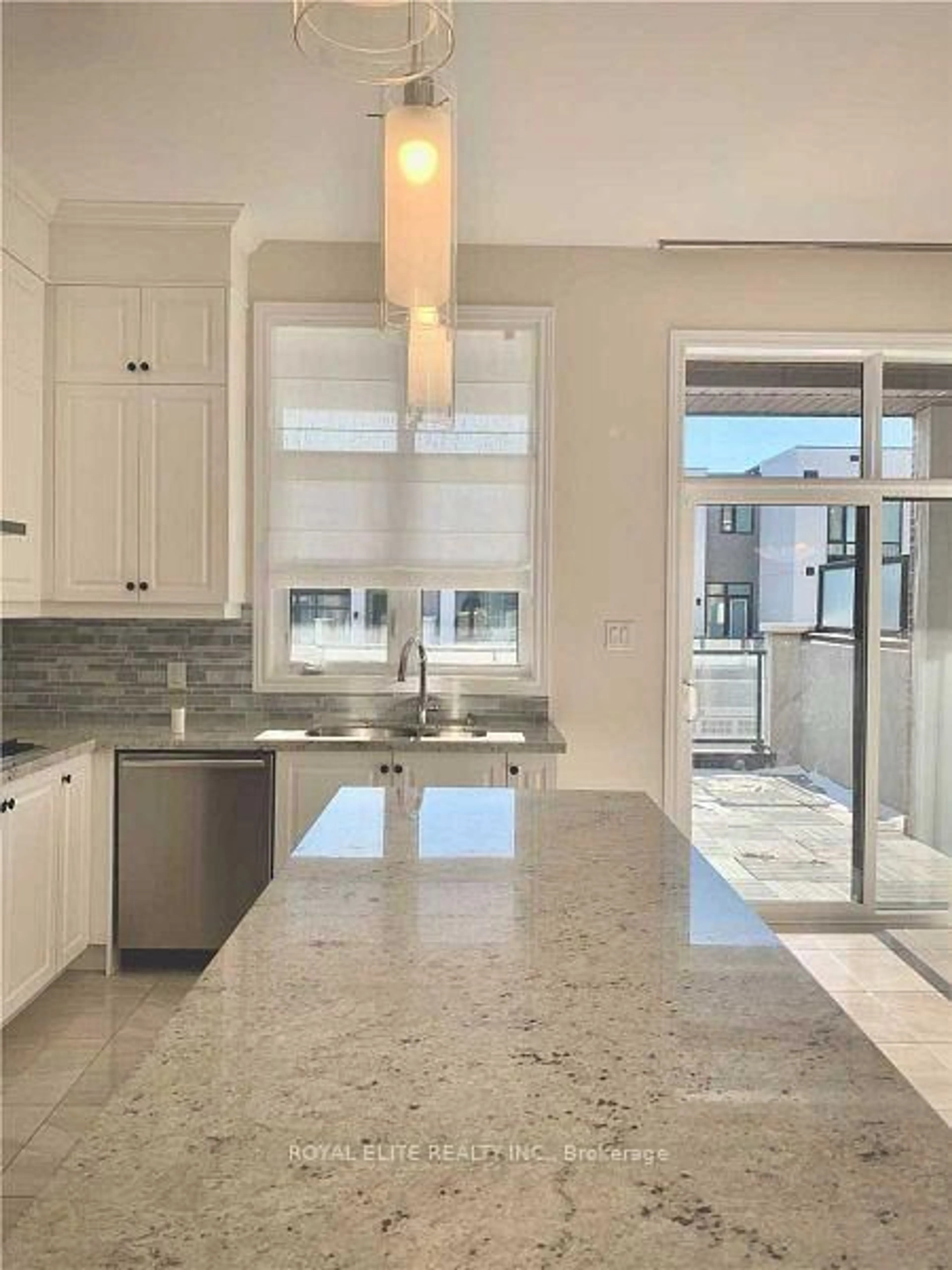 Open concept kitchen, ceramic/tile floor for 605 Marc Santi Blvd, Vaughan Ontario L6A 4Z8