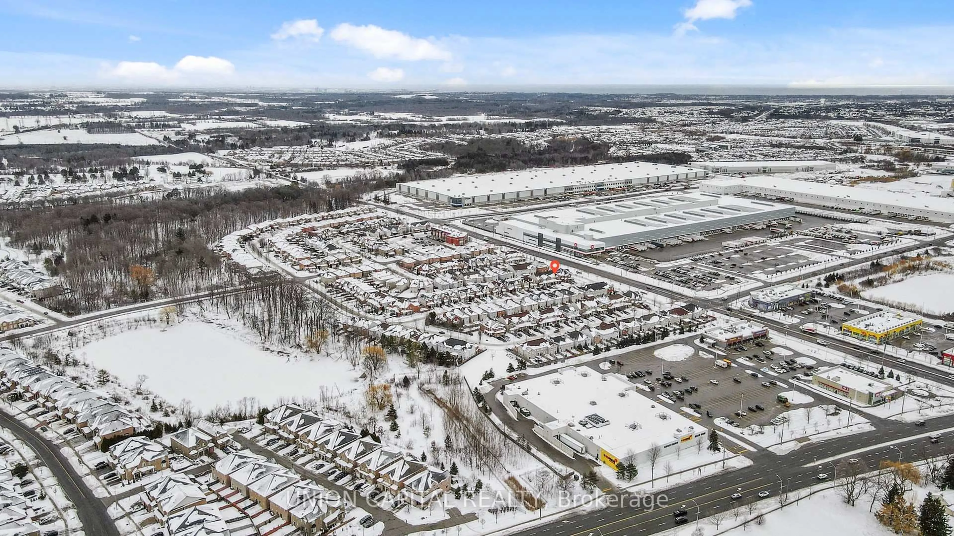 A pic from outside/outdoor area/front of a property/back of a property/a pic from drone, street for 5 Holloway Rd, Markham Ontario L3S 4P4