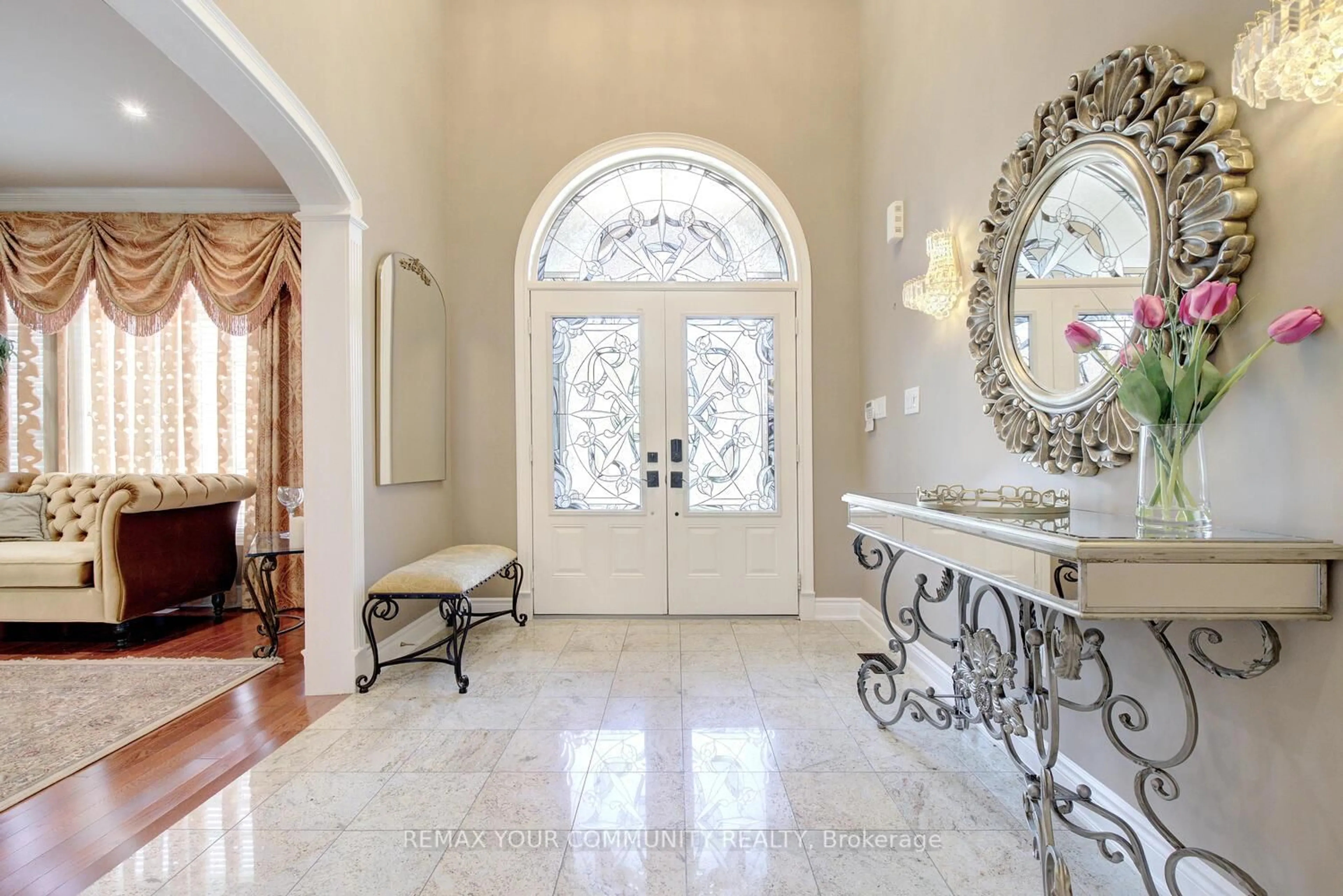 Indoor entryway for 58 Michael Fisher Ave, Vaughan Ontario L6A 0K9