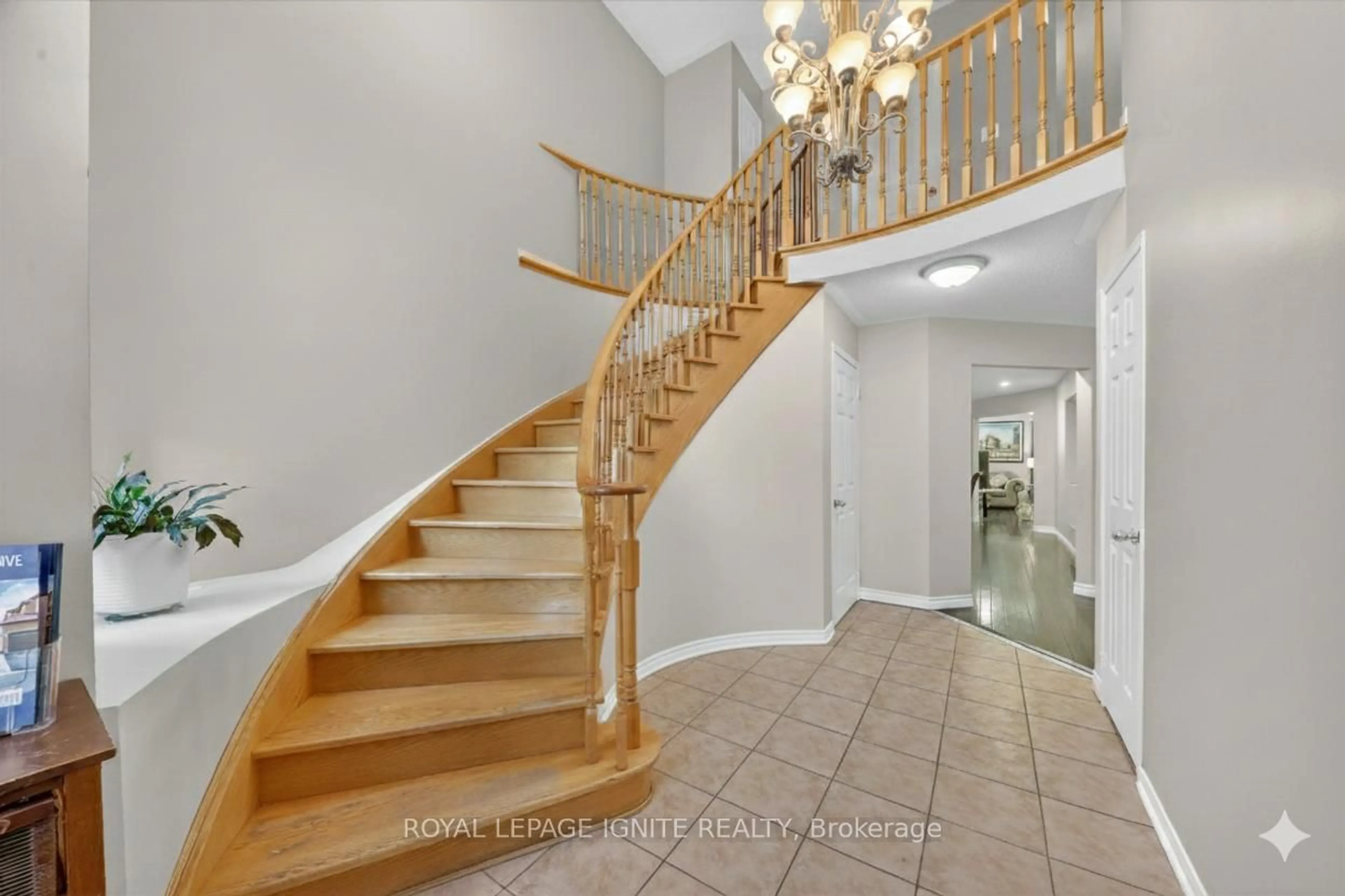 Unknown for 215 Drummond Dr, Vaughan Ontario L6A 3C1