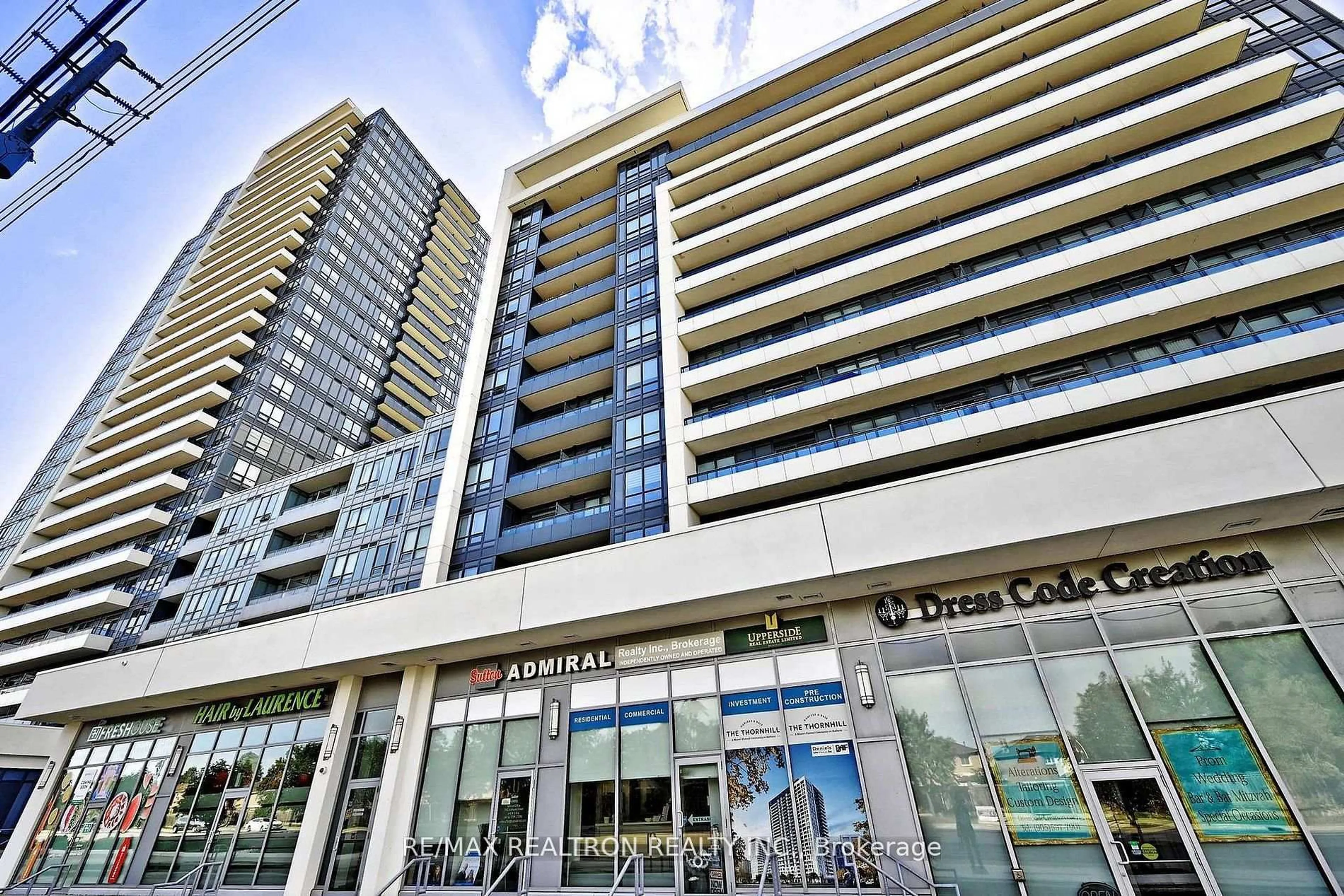 Indoor foyer for 7900 Bathurst St #1122, Vaughan Ontario L4J 0J8