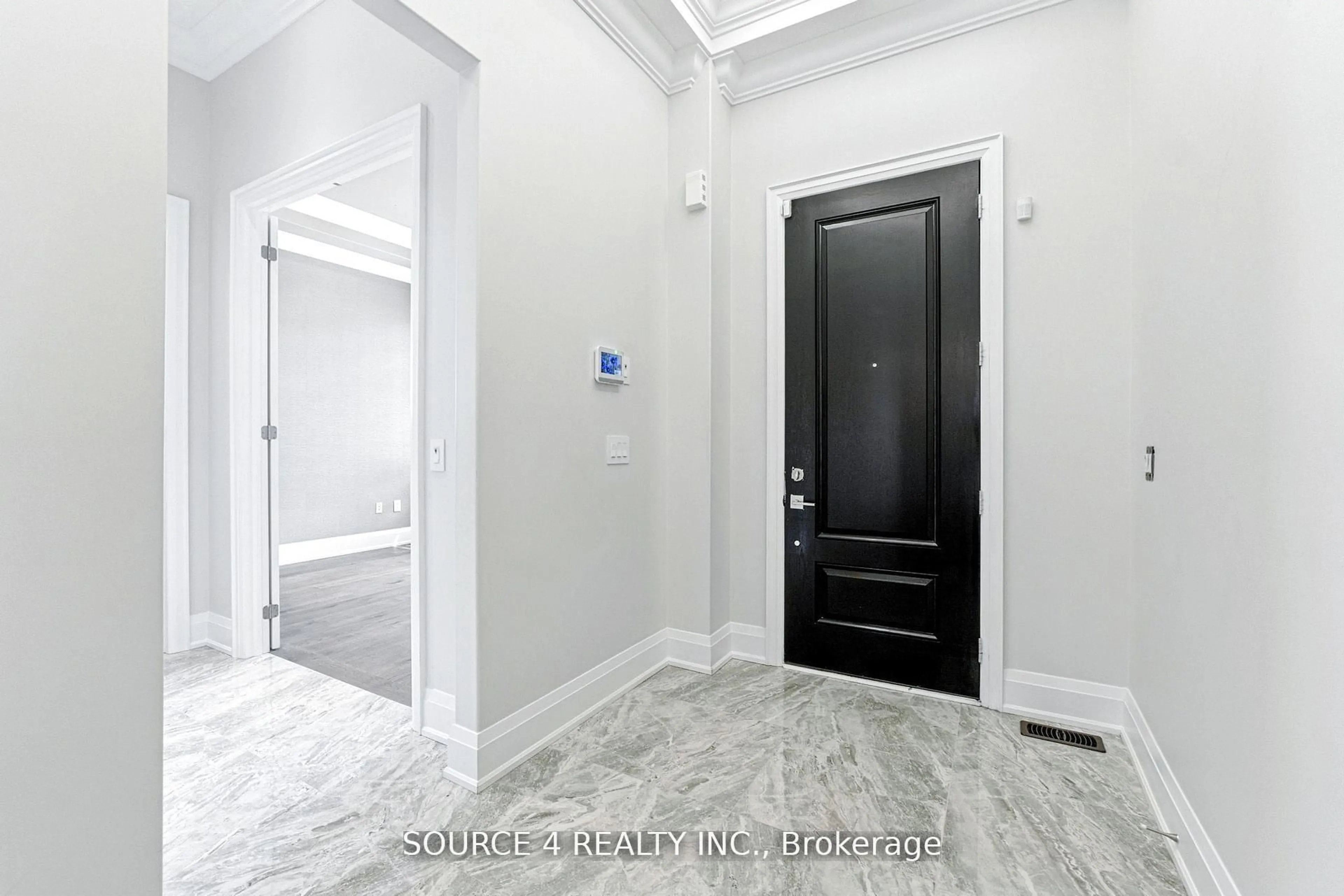 Indoor entryway for 12 Night Sky Crt, Richmond Hill Ontario L4C 2R4