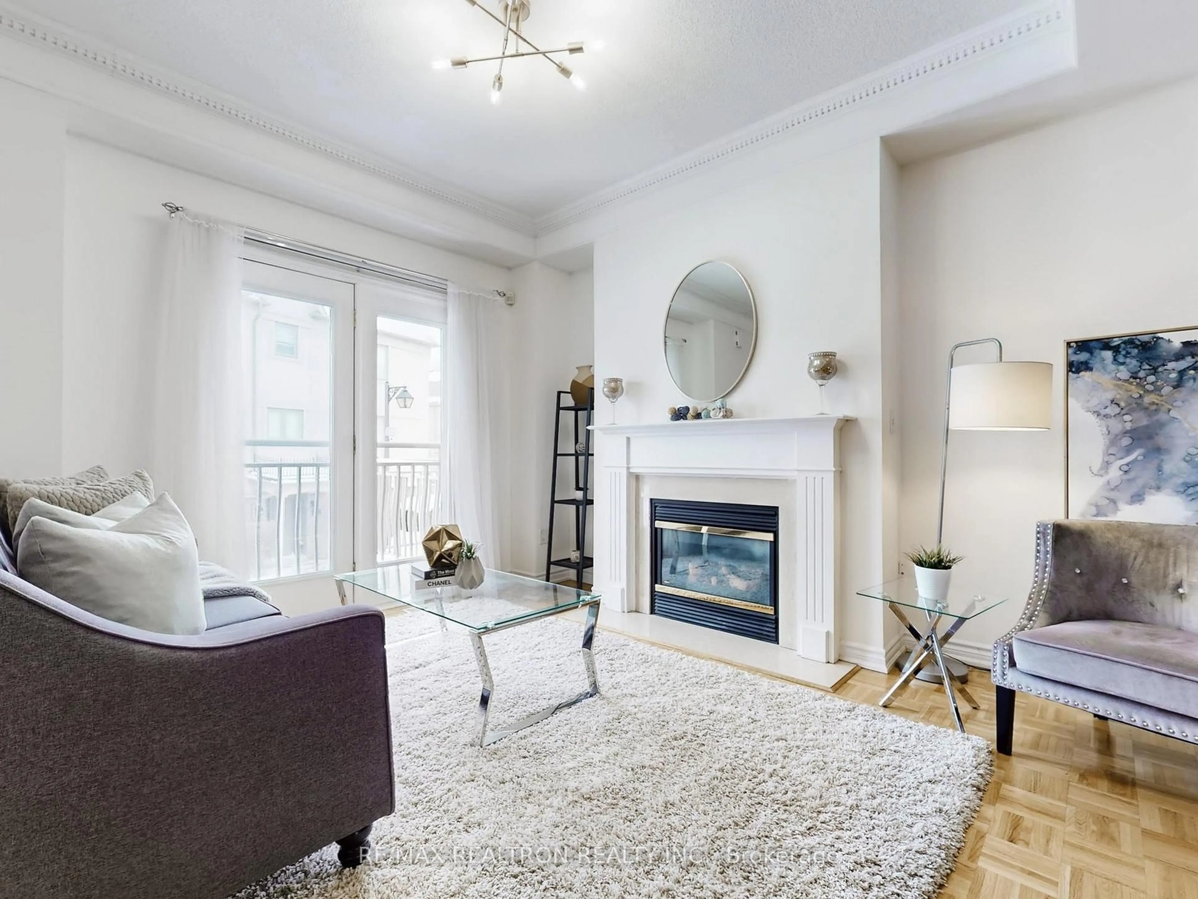 Living room with furniture, unknown for 9133 Bayview Ave #12, Richmond Hill Ontario L4B 4C5