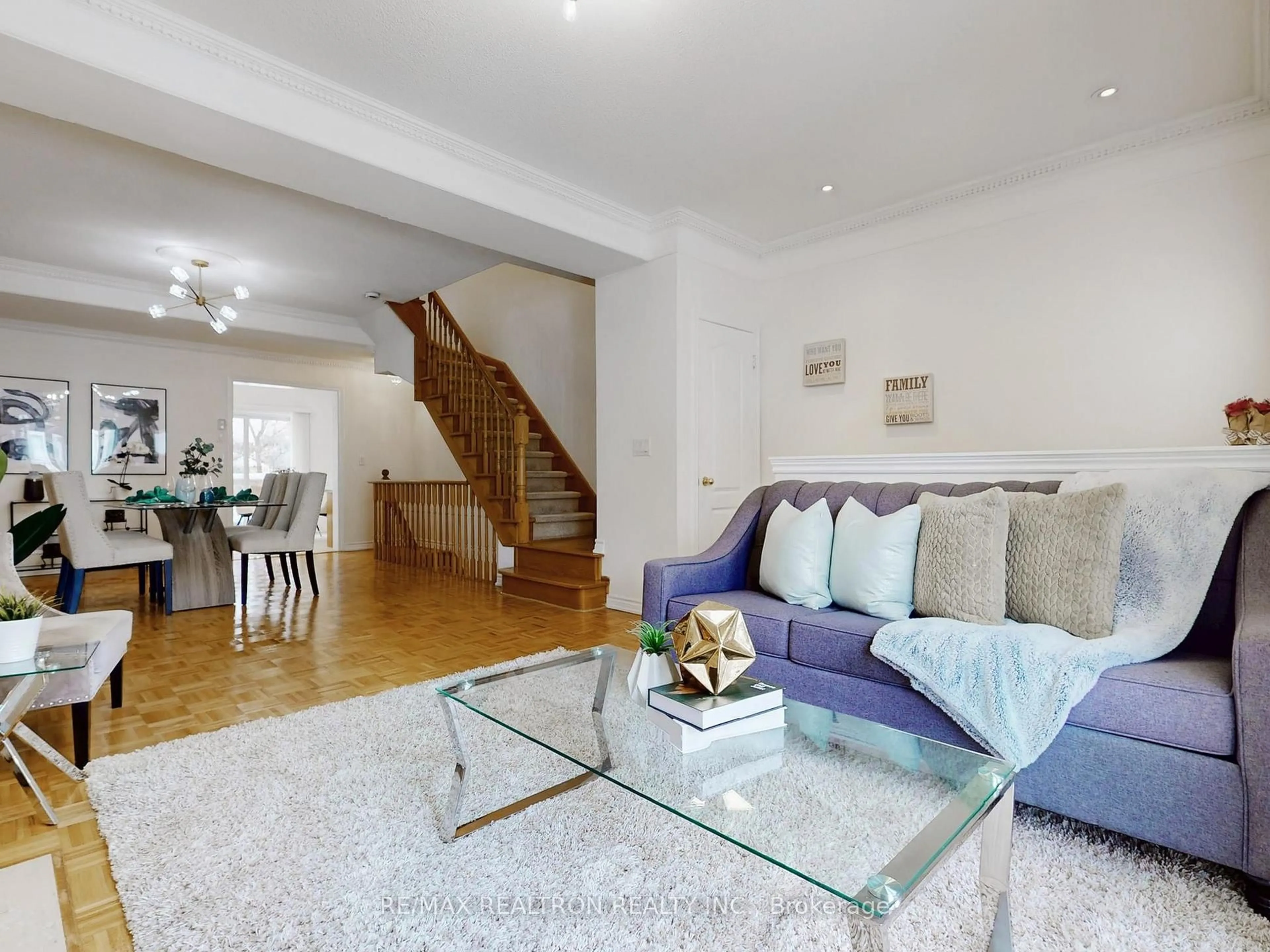 Living room with furniture, unknown for 9133 Bayview Ave #12, Richmond Hill Ontario L4B 4C5