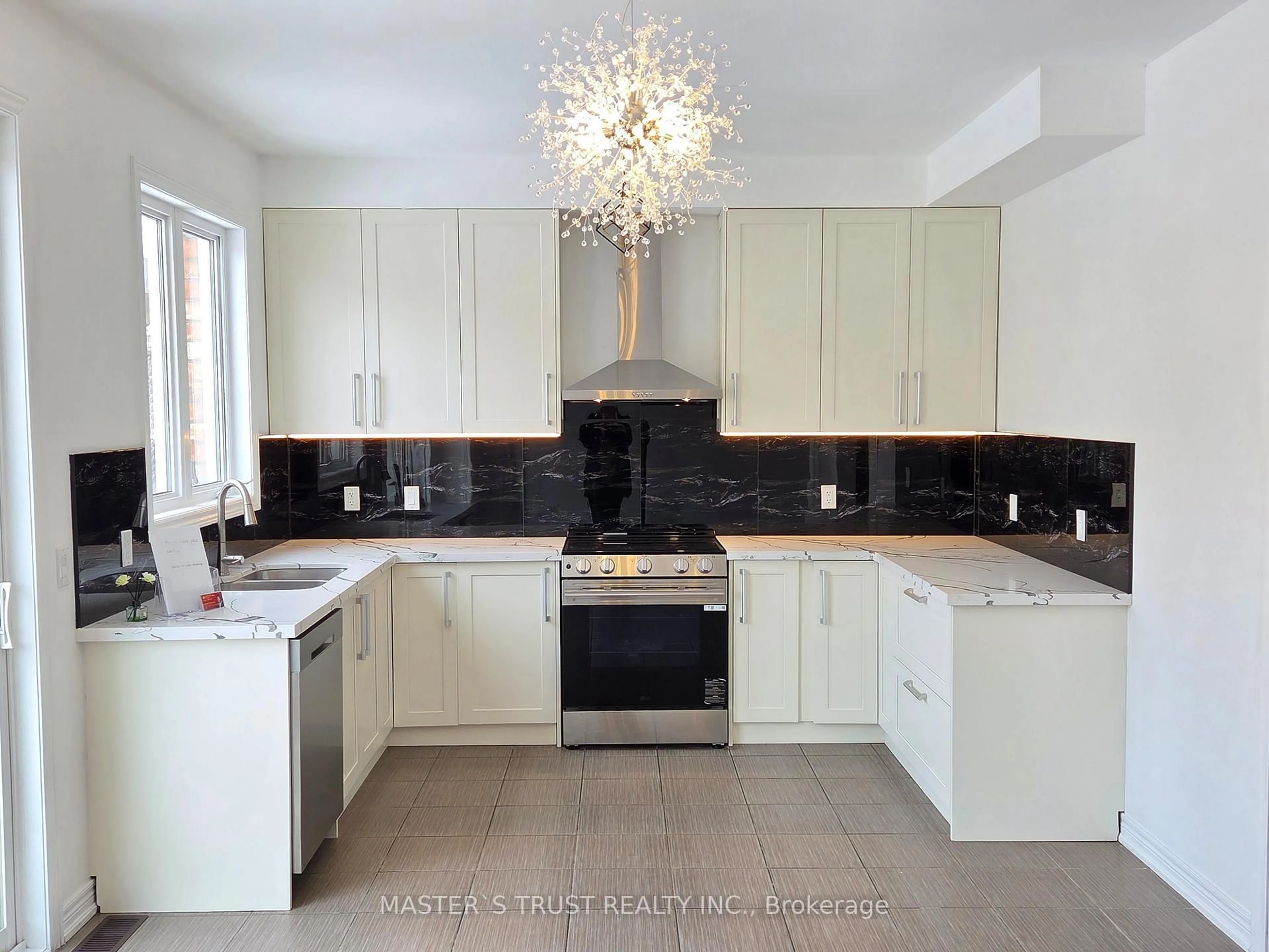 Contemporary kitchen, ceramic/tile floor for 11 Beacon Point St, Markham Ontario L6E 0P3
