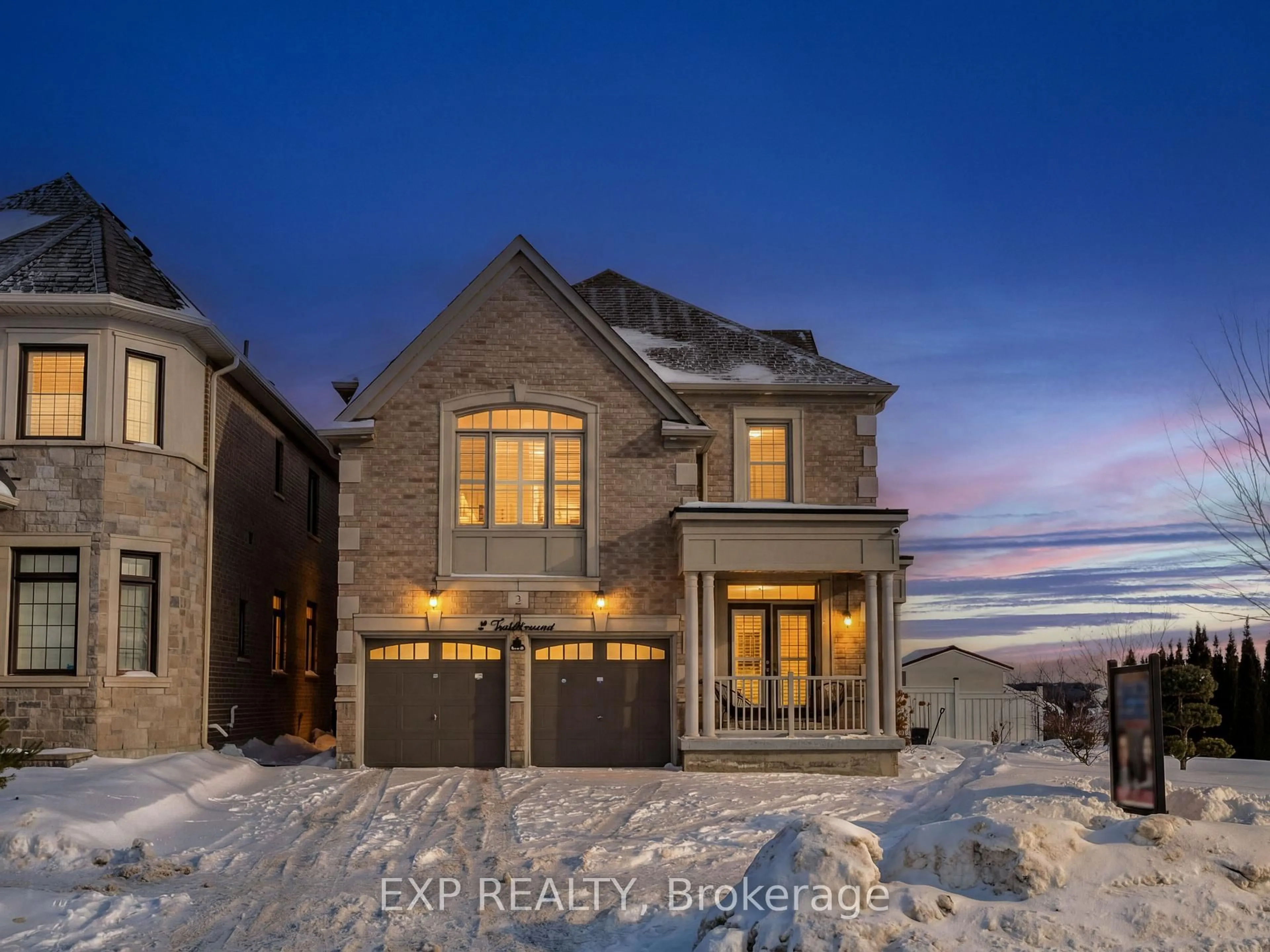 Unknown for 2 Tesla Cres, East Gwillimbury Ontario L9N 0T3