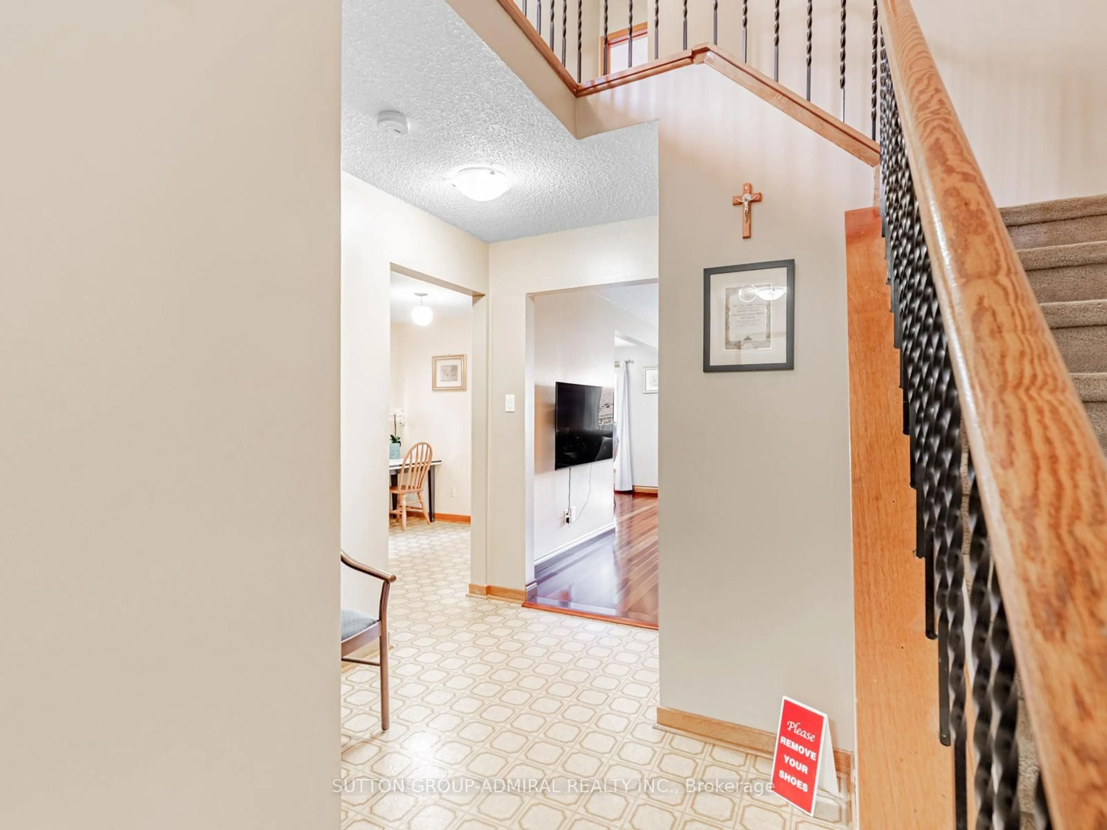 Indoor foyer for 80 Bob O'Link Ave, Vaughan Ontario L4K 1H2
