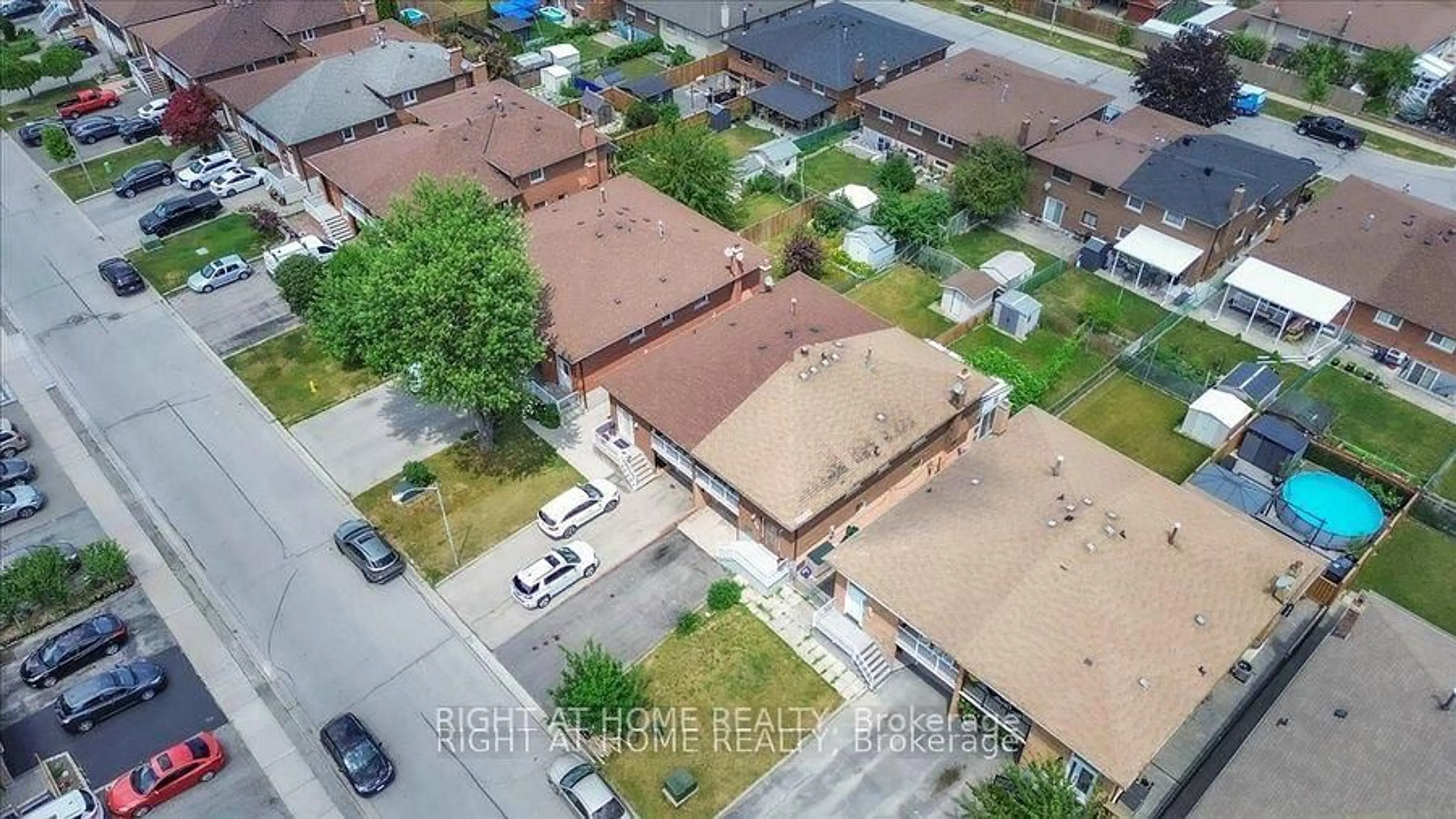 A pic from outside/outdoor area/front of a property/back of a property/a pic from drone, street for 53 Agincourt Rd, Vaughan Ontario L4L 2Z8