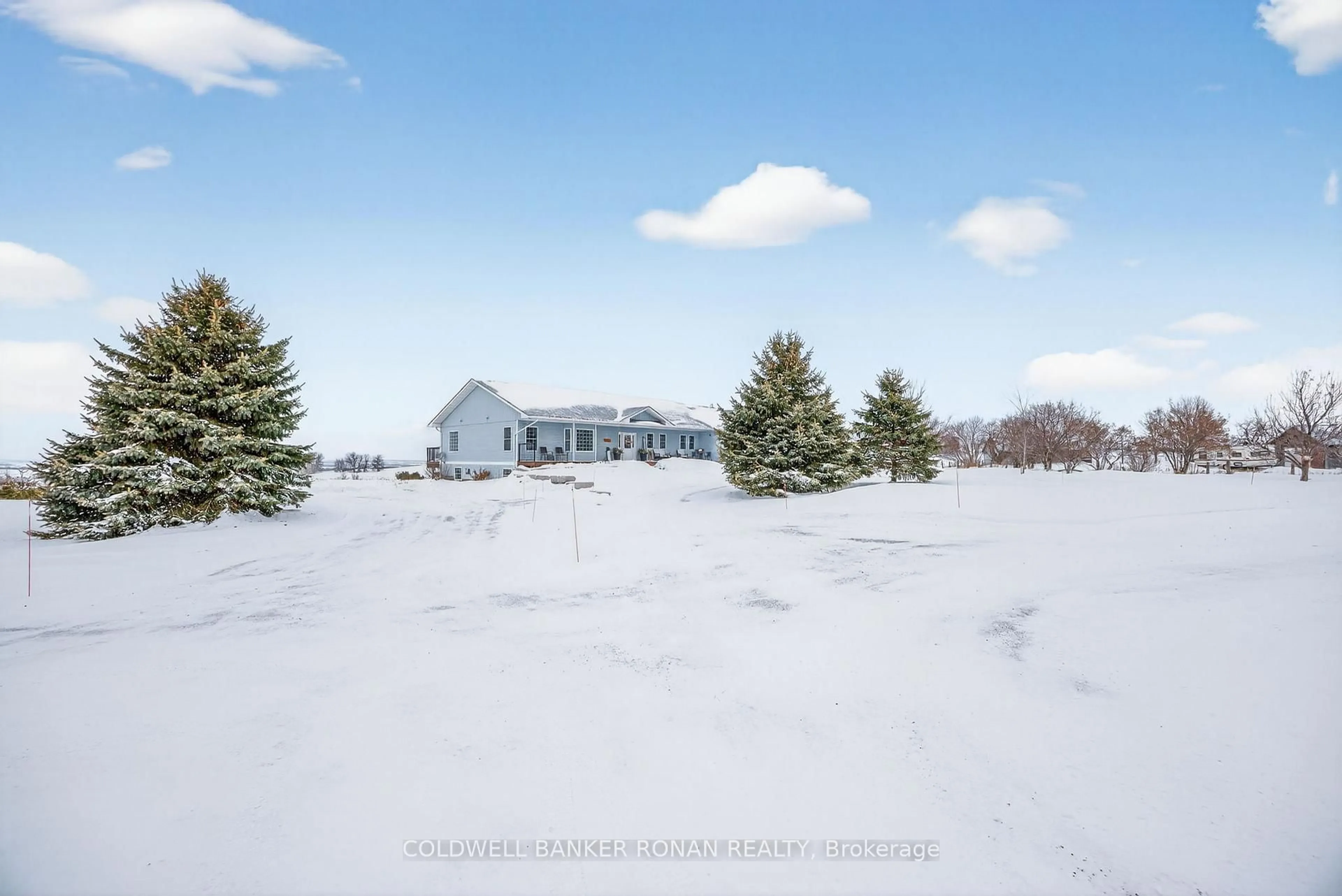 A pic from outside/outdoor area/front of a property/back of a property/a pic from drone, mountain view for 4886 15th Sdrd, New Tecumseth Ontario L0L 1L0