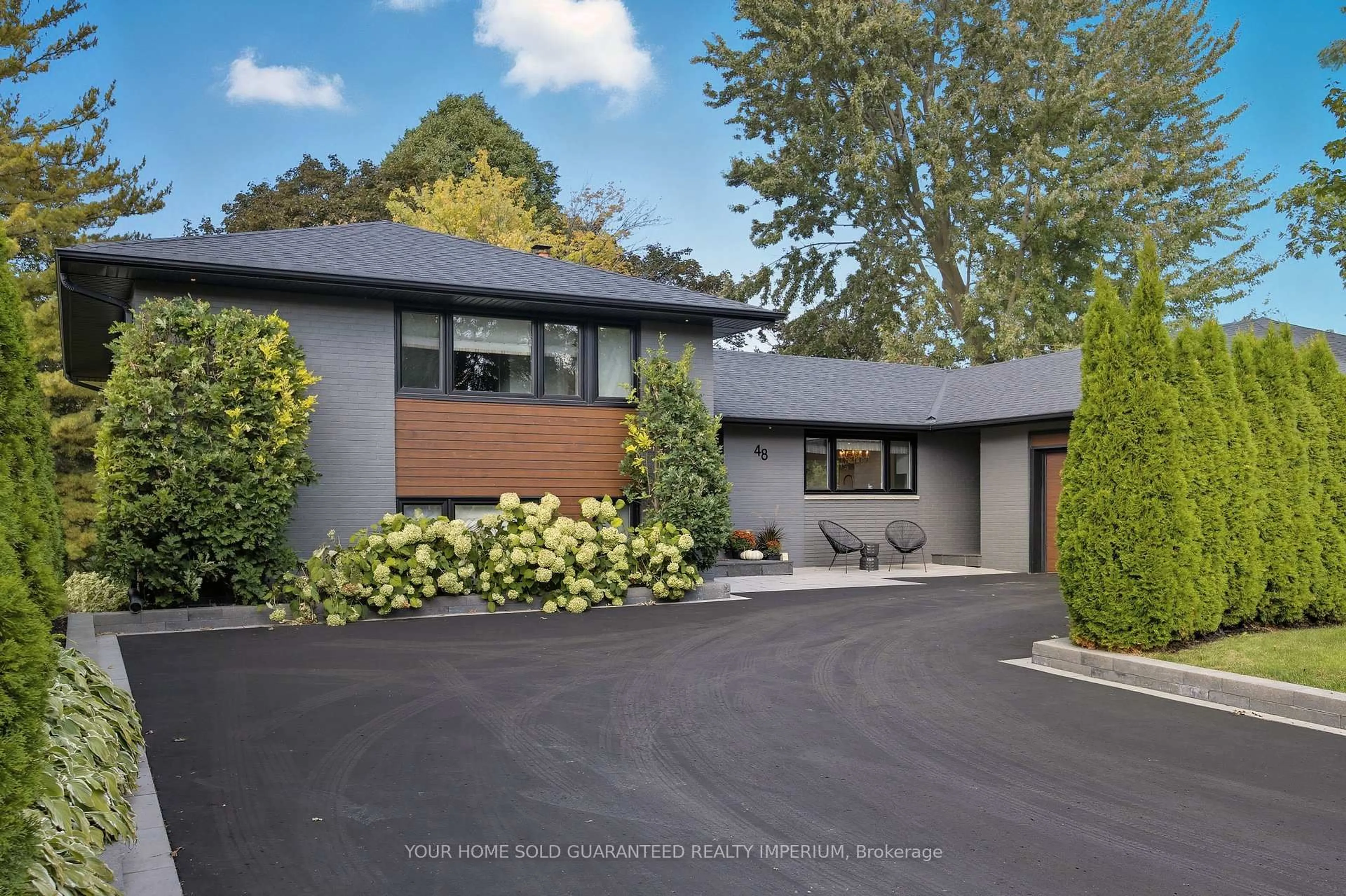 Home with brick exterior material, street for 48 Royal Rd, Aurora Ontario L4G 1A9