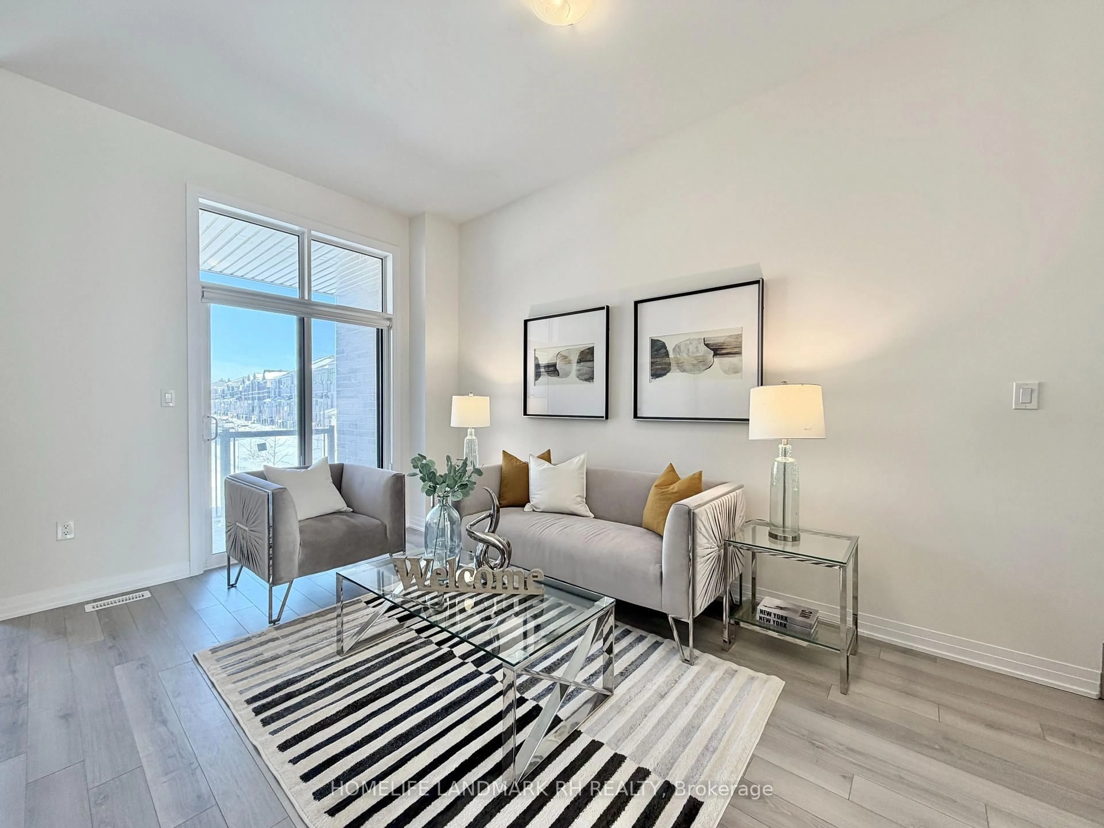 Living room with furniture, unknown for 10 RUSSEL WICE Ave, Richmond Hill Ontario L4S 0N7