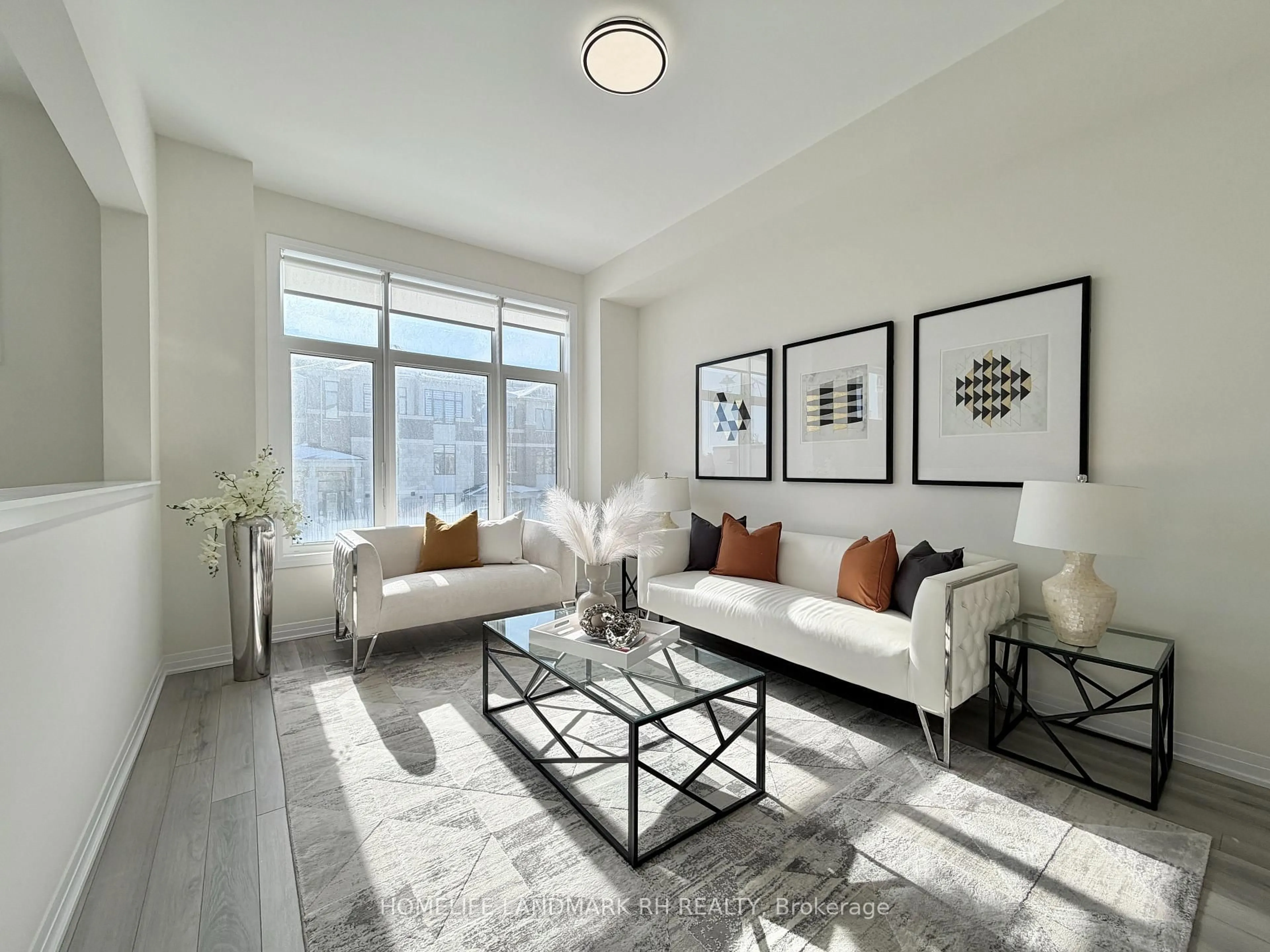 Living room with furniture, unknown for 10 RUSSEL WICE Ave, Richmond Hill Ontario L4S 0N7