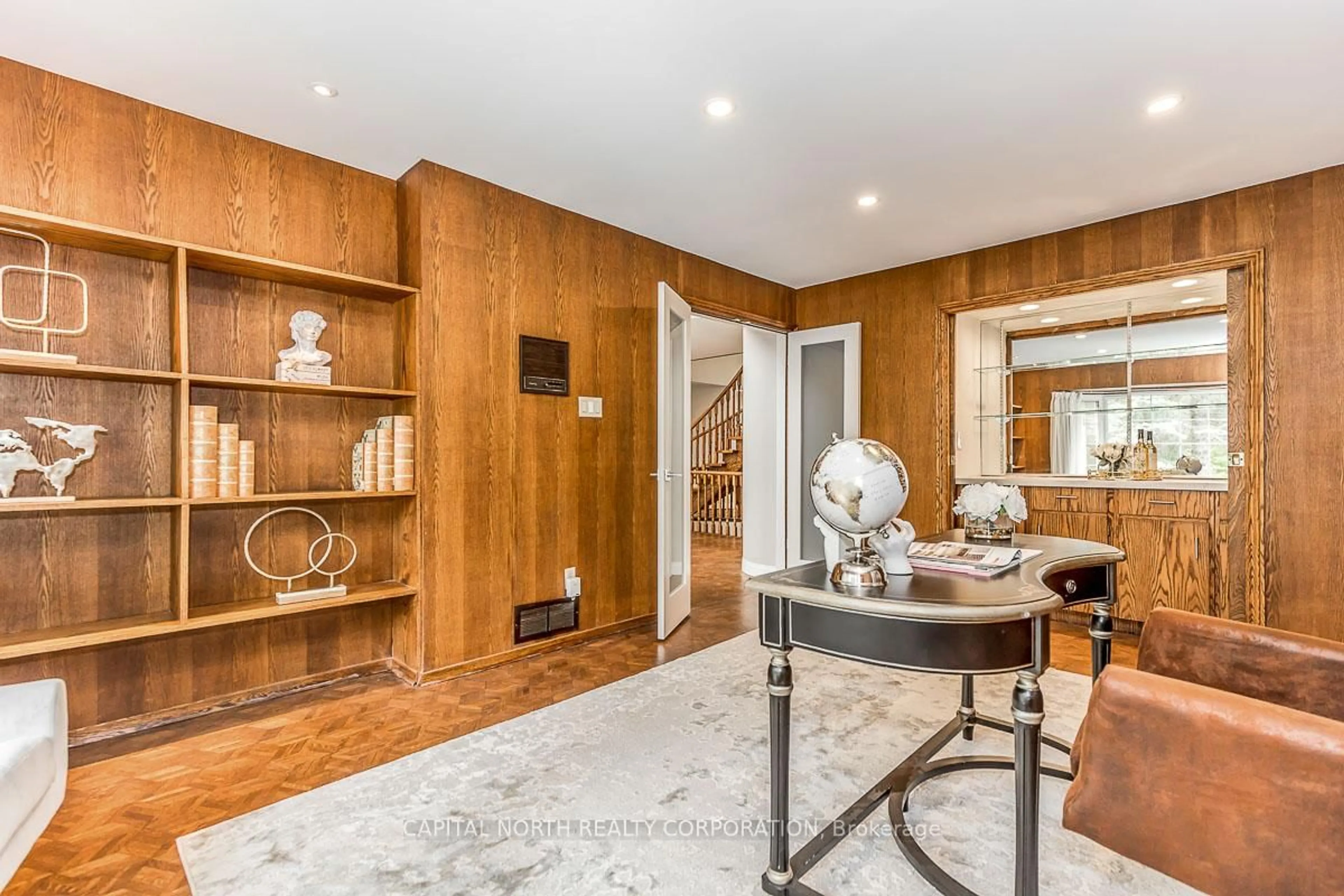 Indoor entryway for 4 Prescott Crt, Markham Ontario L3T 5W7