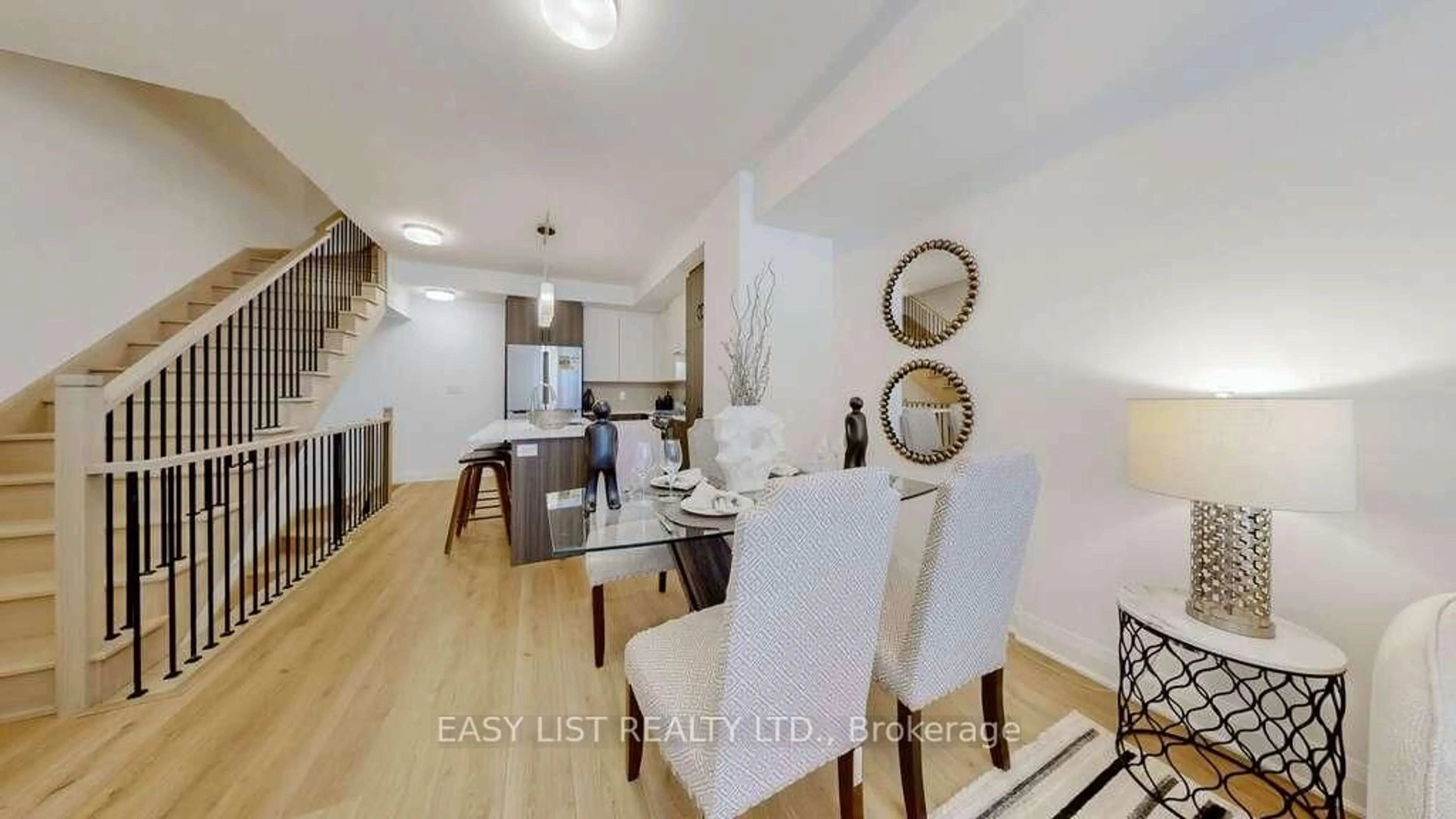 Dining room, wood/laminate floor for 150 Alton Cres, Vaughan Ontario L4J 0M1