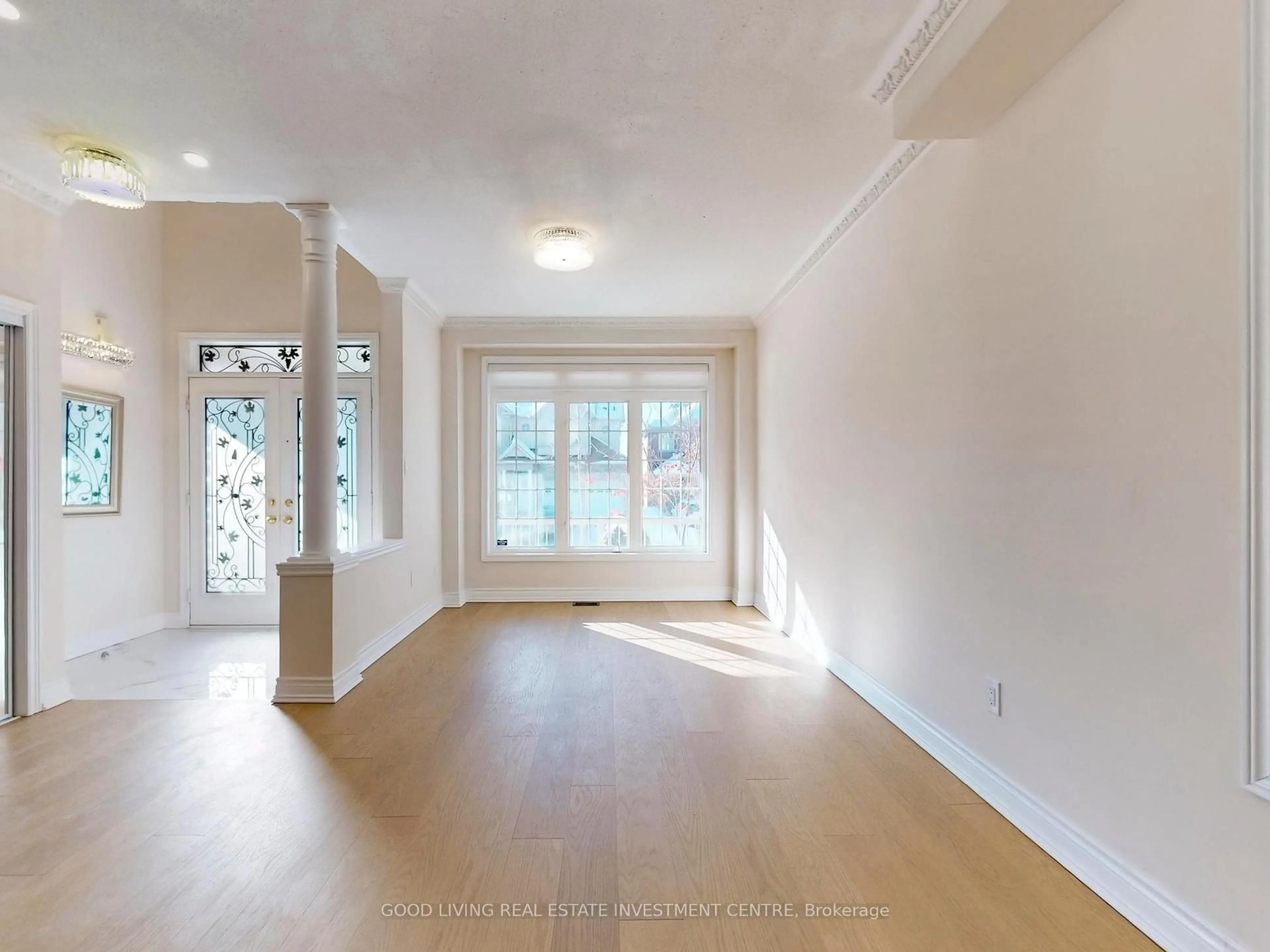 Indoor entryway for 76 Hendel Dr, Vaughan Ontario L4J 9H7