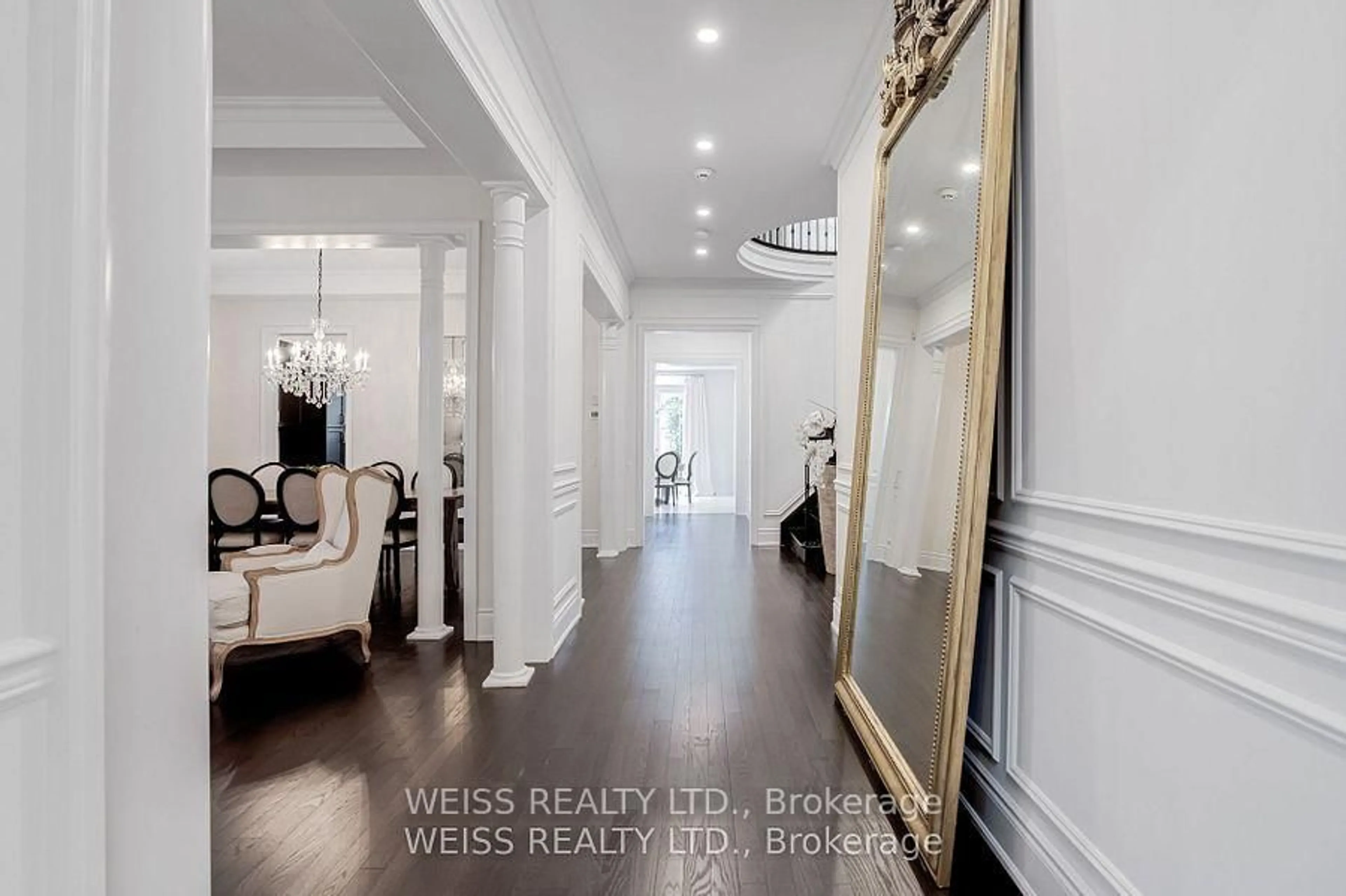 Indoor entryway for 43 Chesney Cres, Vaughan Ontario L4H 4A5