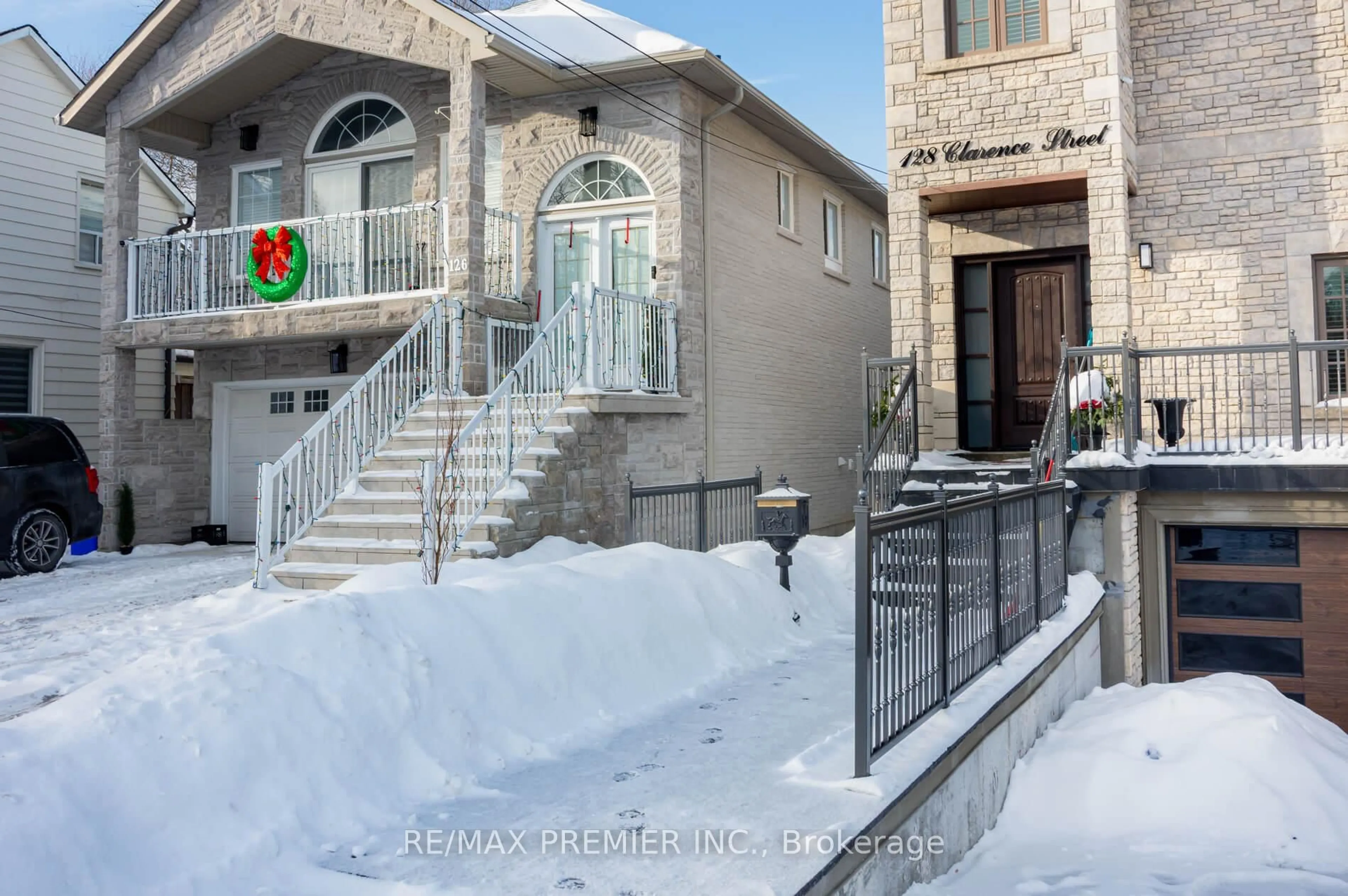 Unknown for 128 Clarence St, Vaughan Ontario L4L 1L3