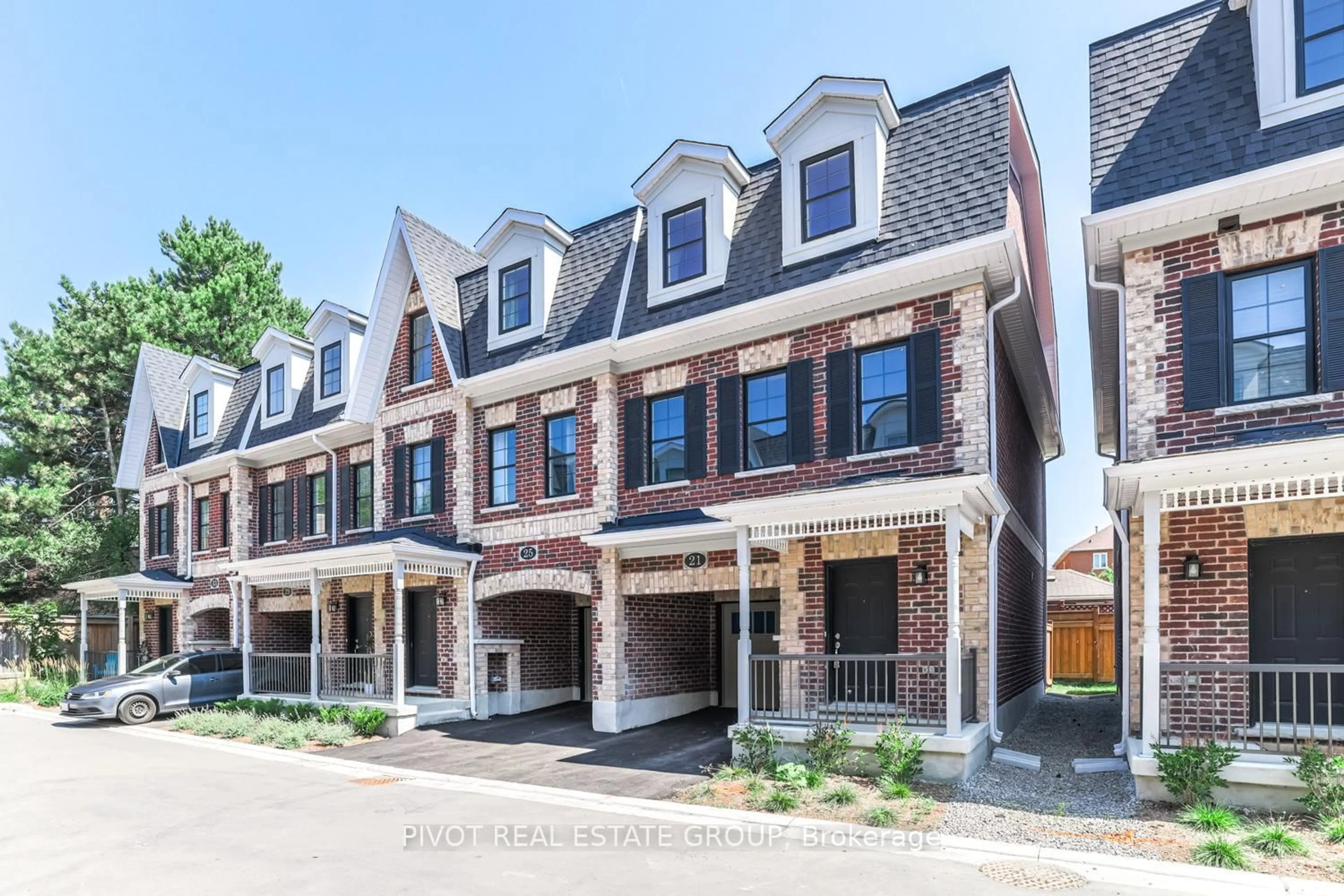 Home with brick exterior material, street for 21 Kennisis Way, Vaughan Ontario L6A 3Y5