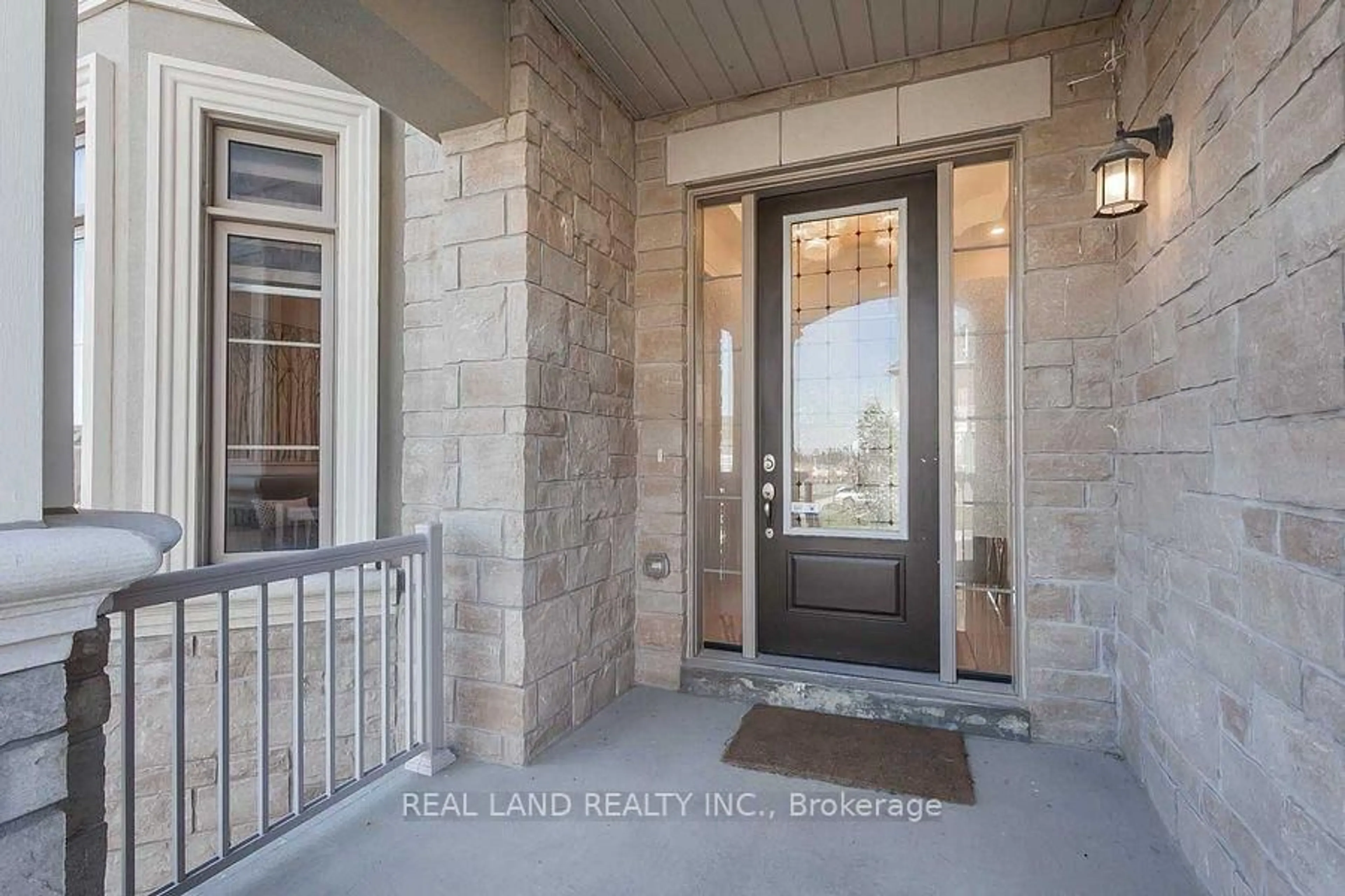 Indoor entryway for 3 Love Crt, Richmond Hill Ontario L4B 0G2