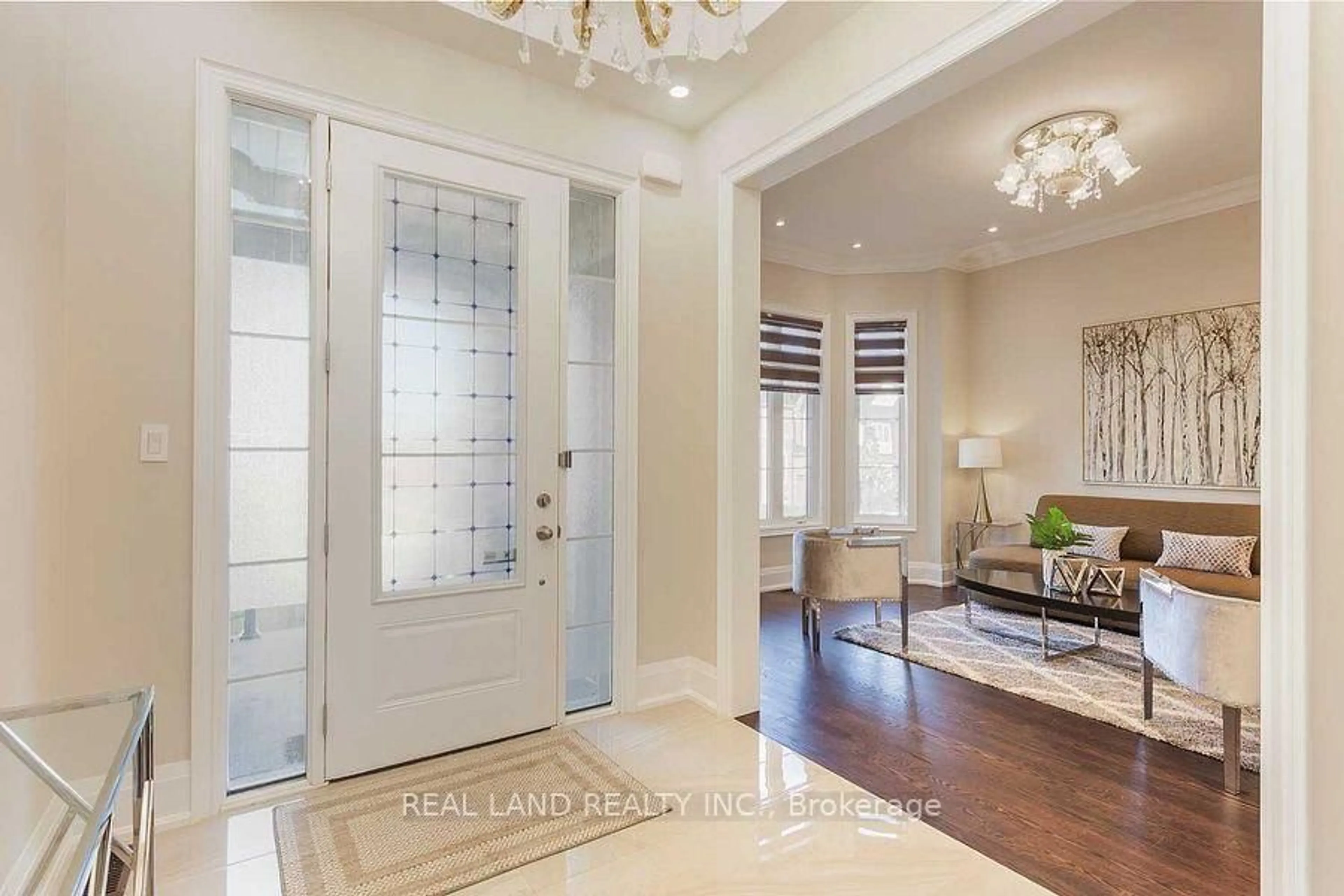 Indoor entryway for 3 Love Crt, Richmond Hill Ontario L4B 0G2