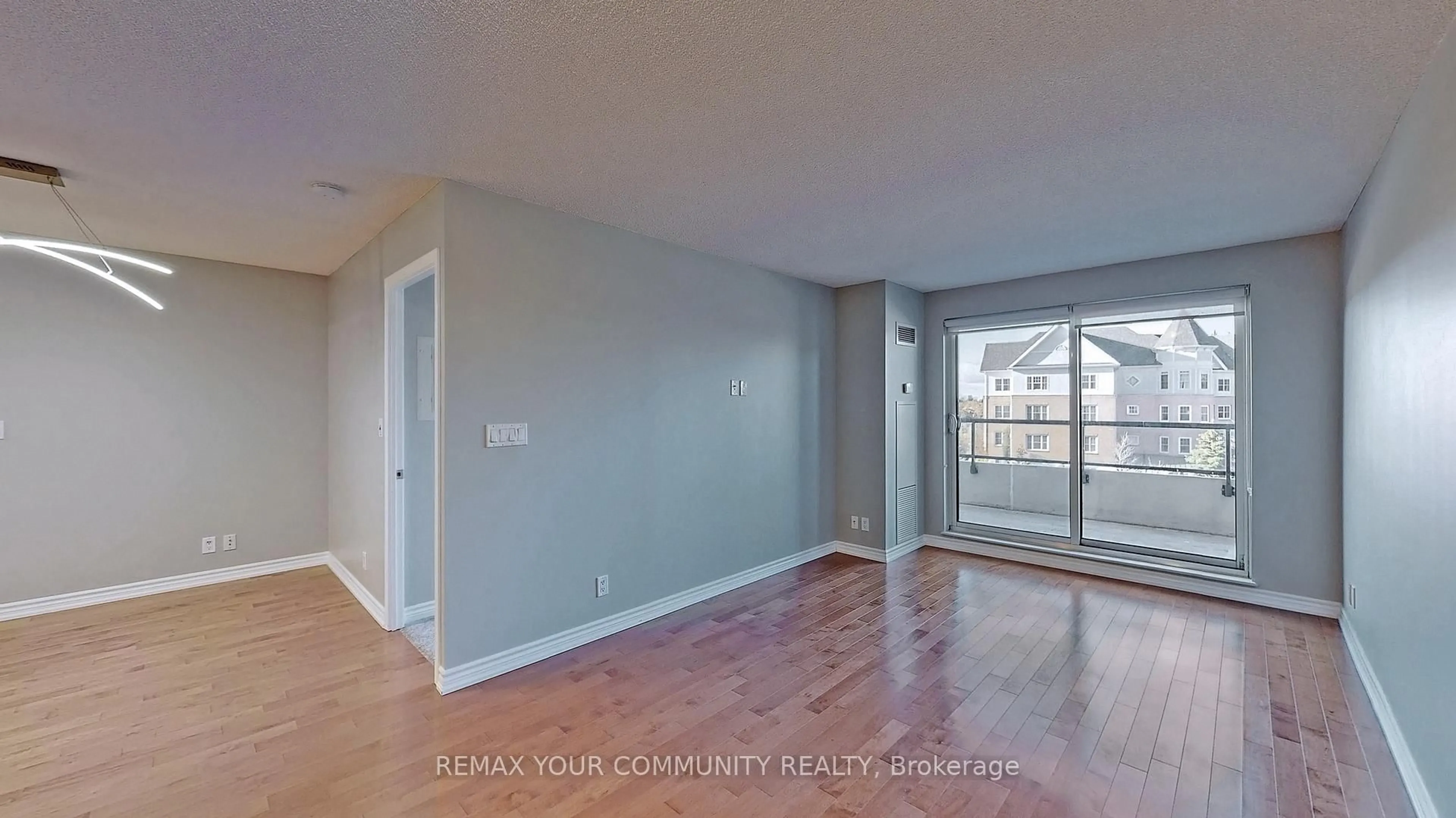 A pic of a room for 18 Harding Blvd #323, Richmond Hill Ontario L4C 0T3