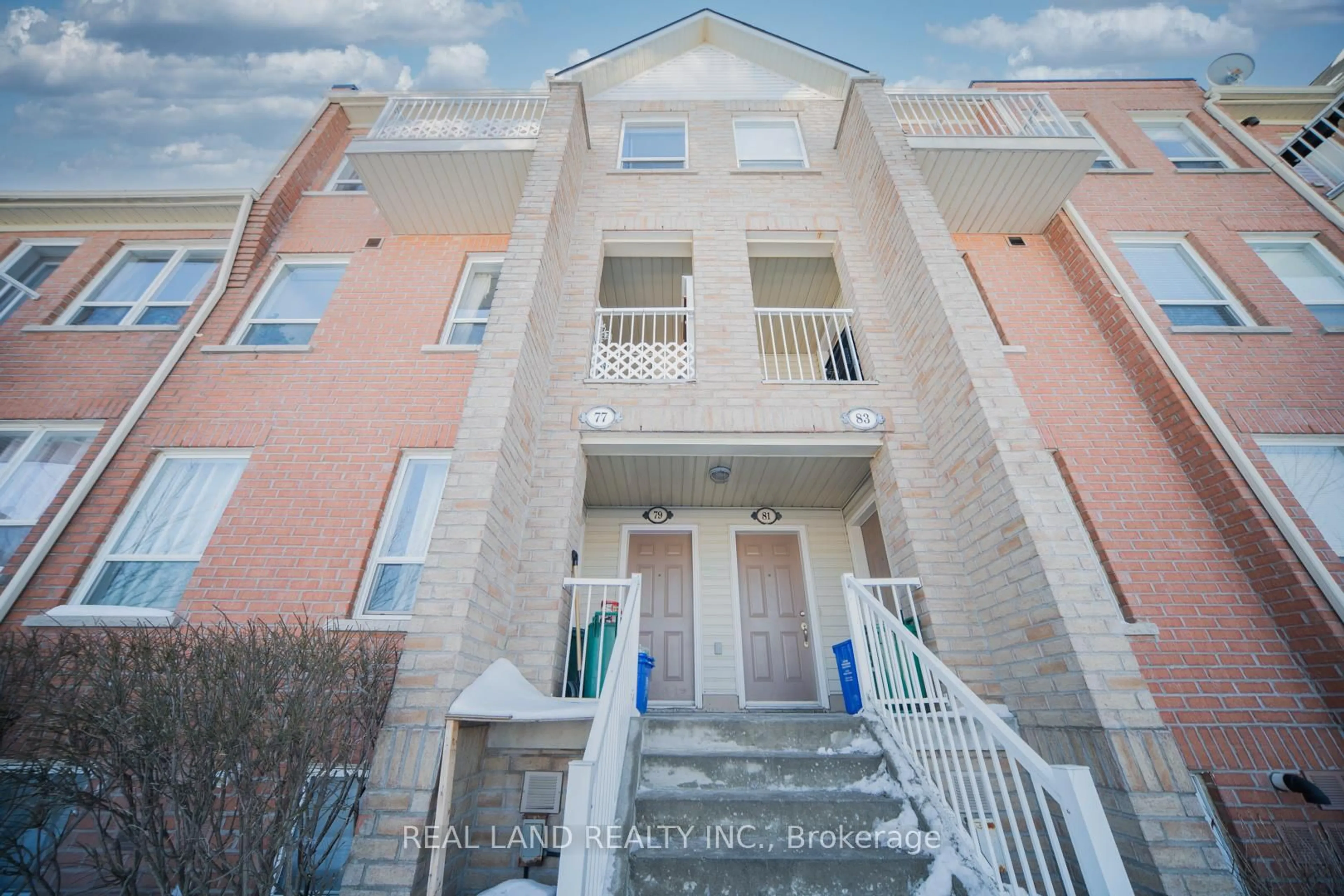 A pic from outside/outdoor area/front of a property/back of a property/a pic from drone, unknown for 79 Sunrise Dr, Markham Ontario L3R 1A1