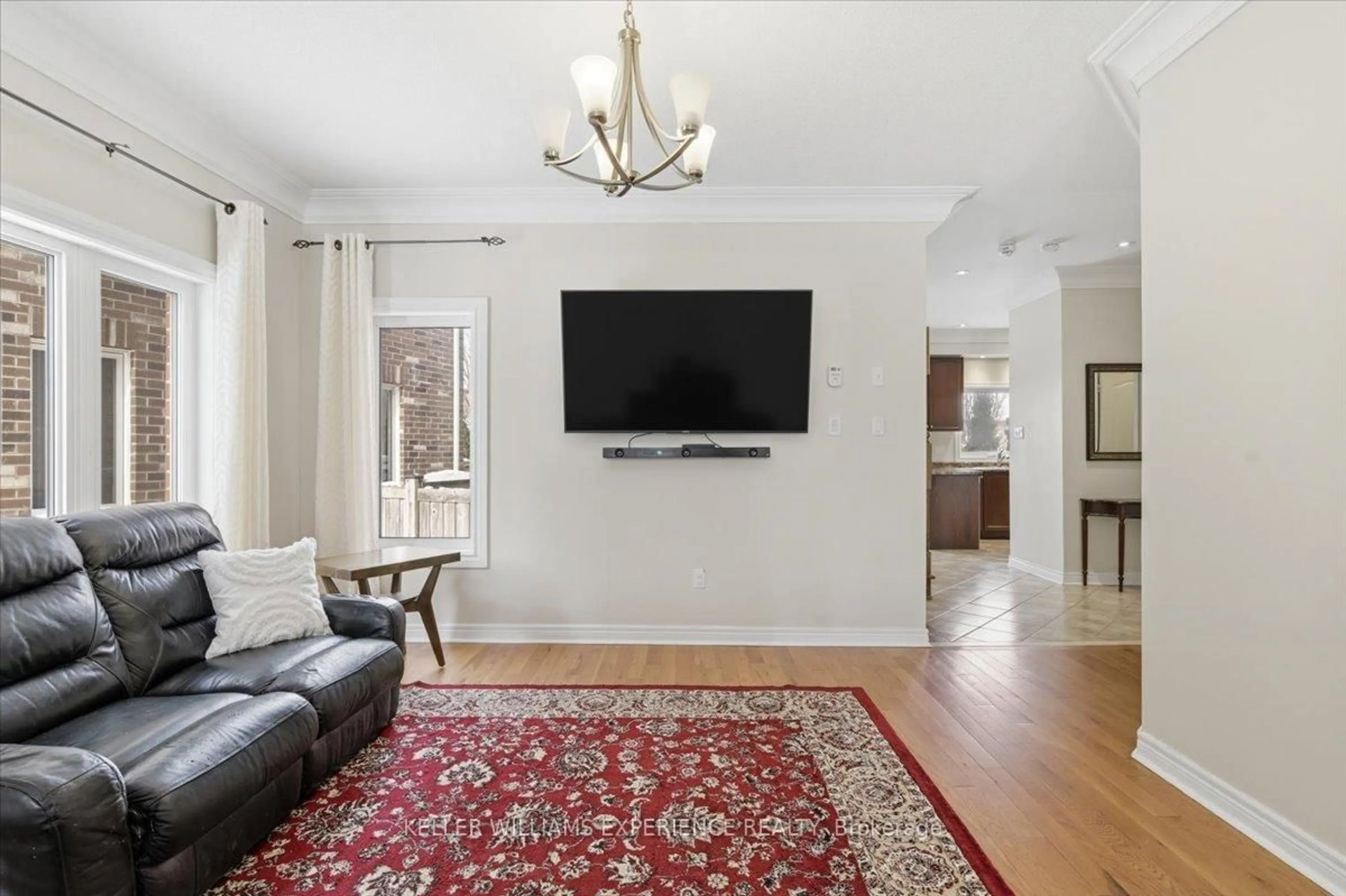 Living room with furniture, unknown for 3 Bud Doucette Crt, Uxbridge Ontario L9P 0E4